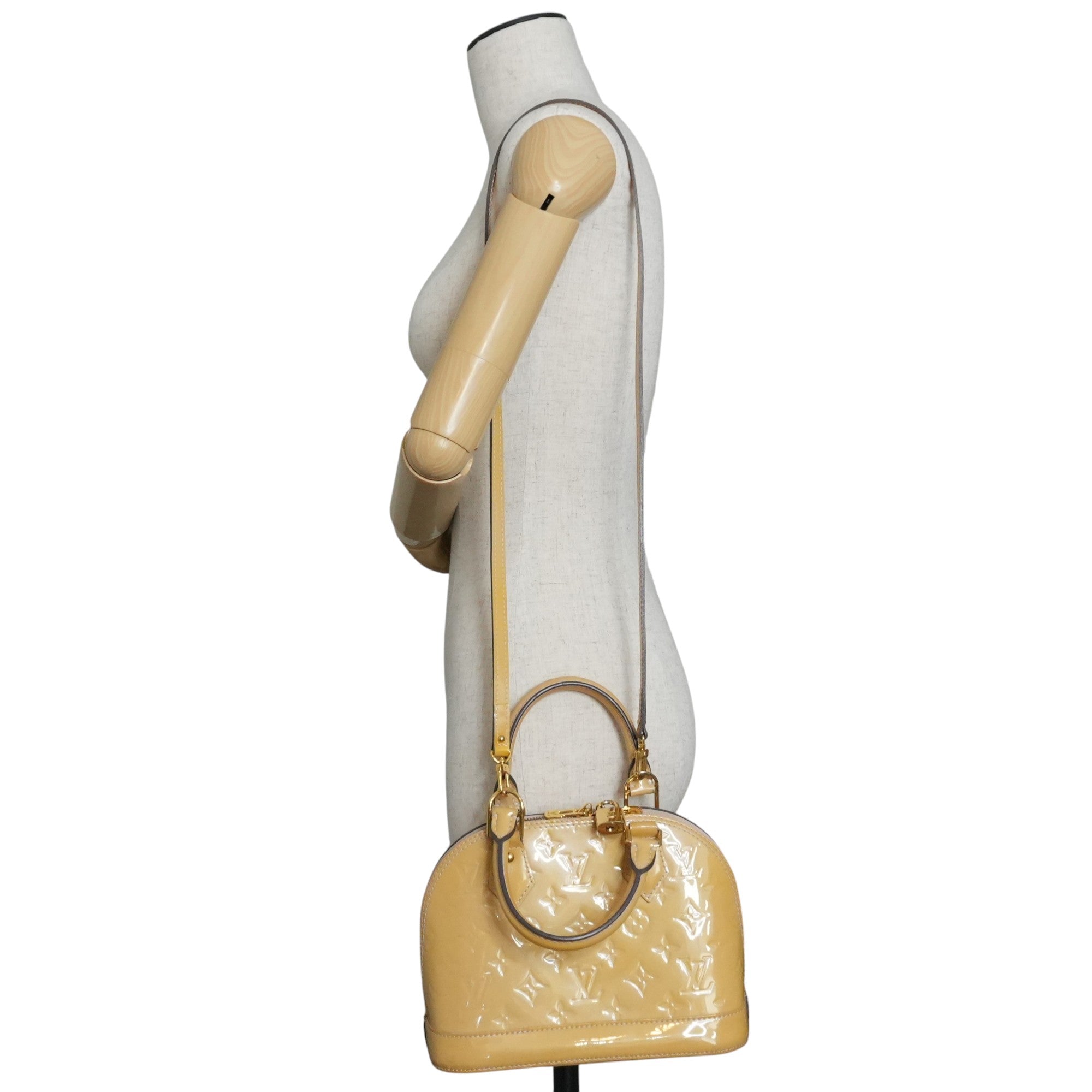 Pre-owned Louis Vuitton Vernis Leather Alma BB Yellow Without Clochette