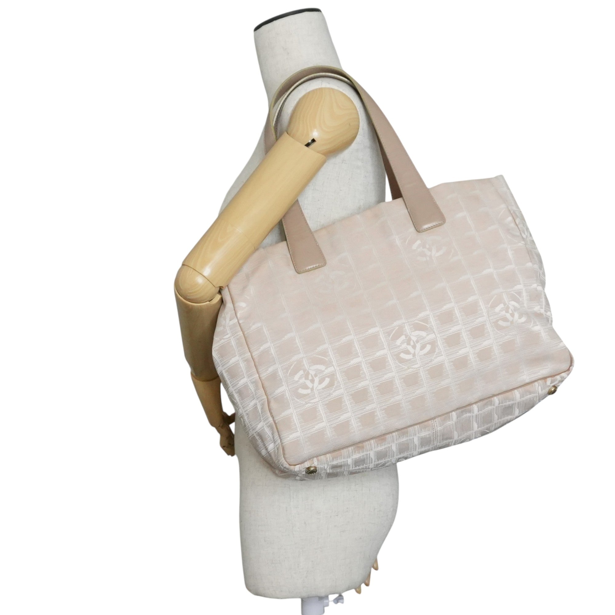 Pre-owned Chanel New Travel Line Tote Bag Pink