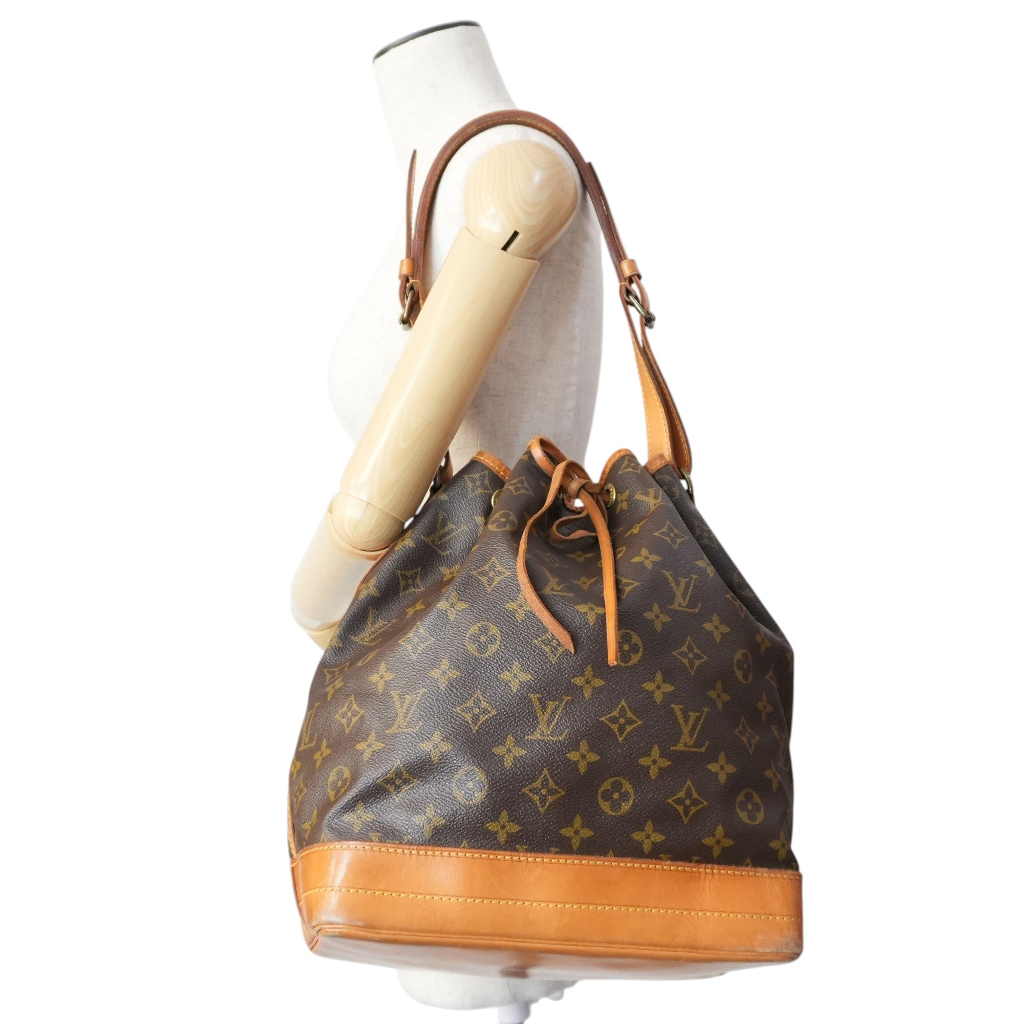 Pre-owned Louis Vuitton Monogram Noe Bucket Shoulder Bag
