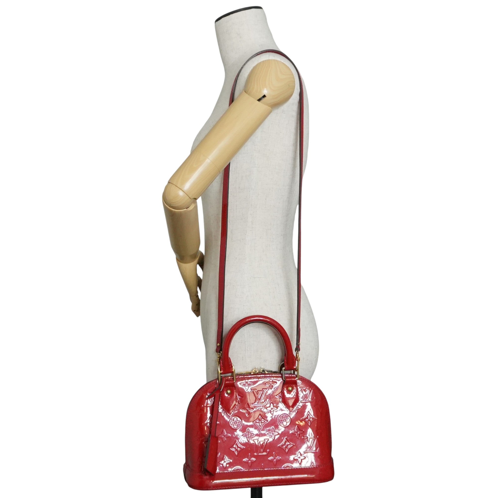 Pre-owned Louis Vuitton Vernis Alma BB Shoulder Bag Red