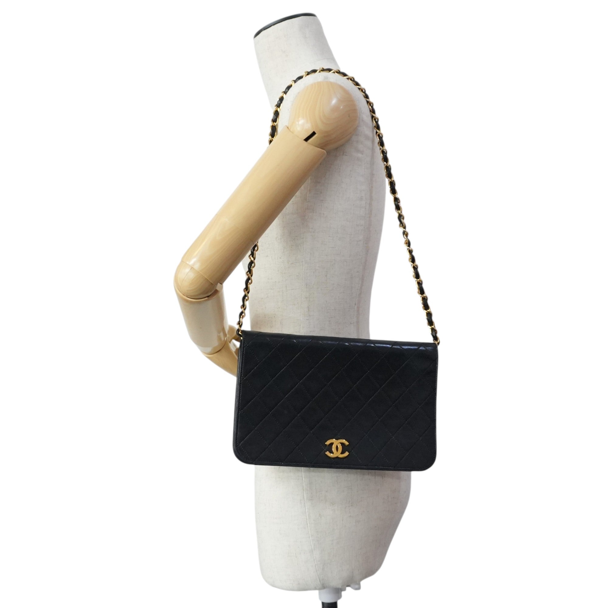 Pre-owned Chanel Lambskin Leather Chain Shoulder Bag Black