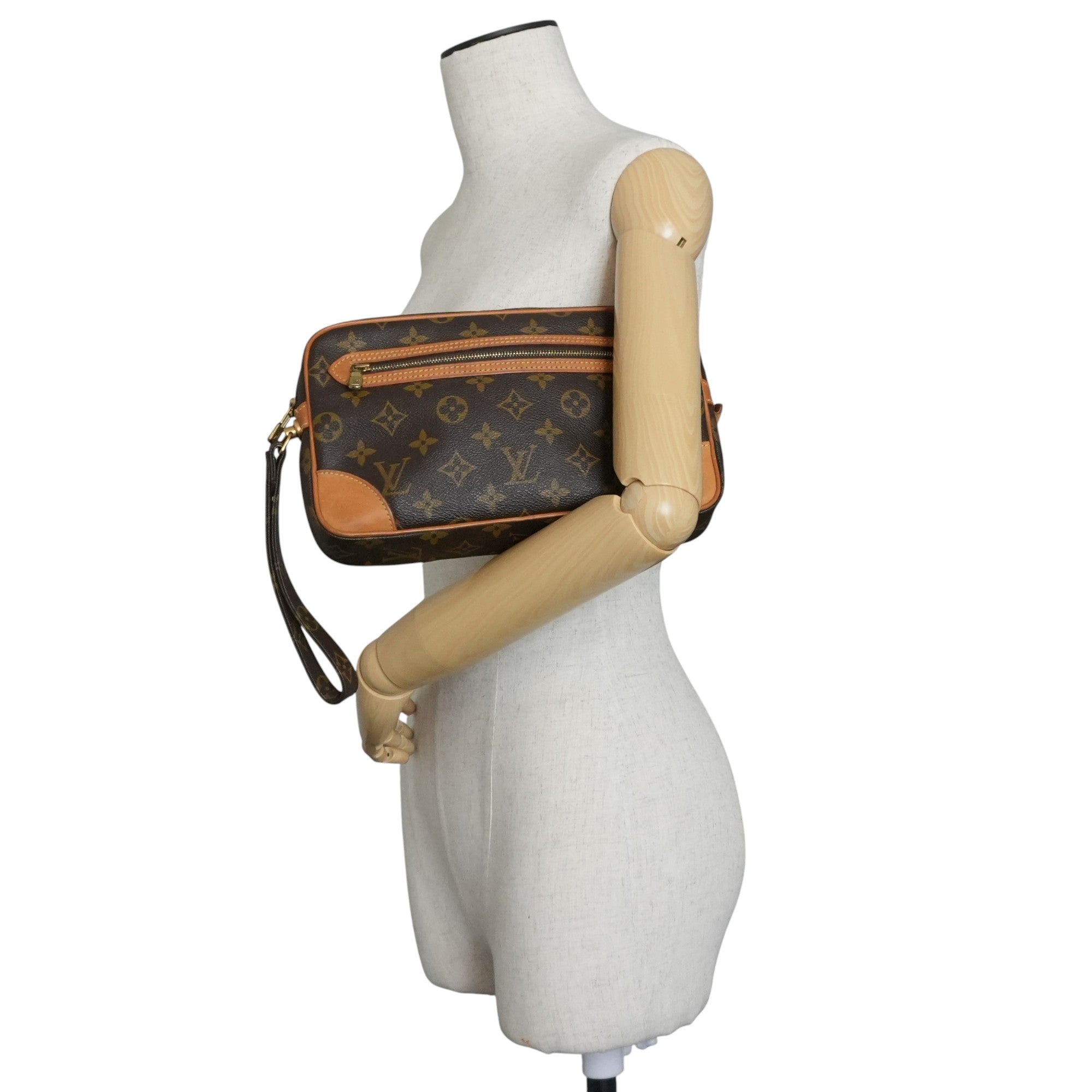 Pre-owned Louis Vuitton Monogram Dragonne GM Clutch Bag