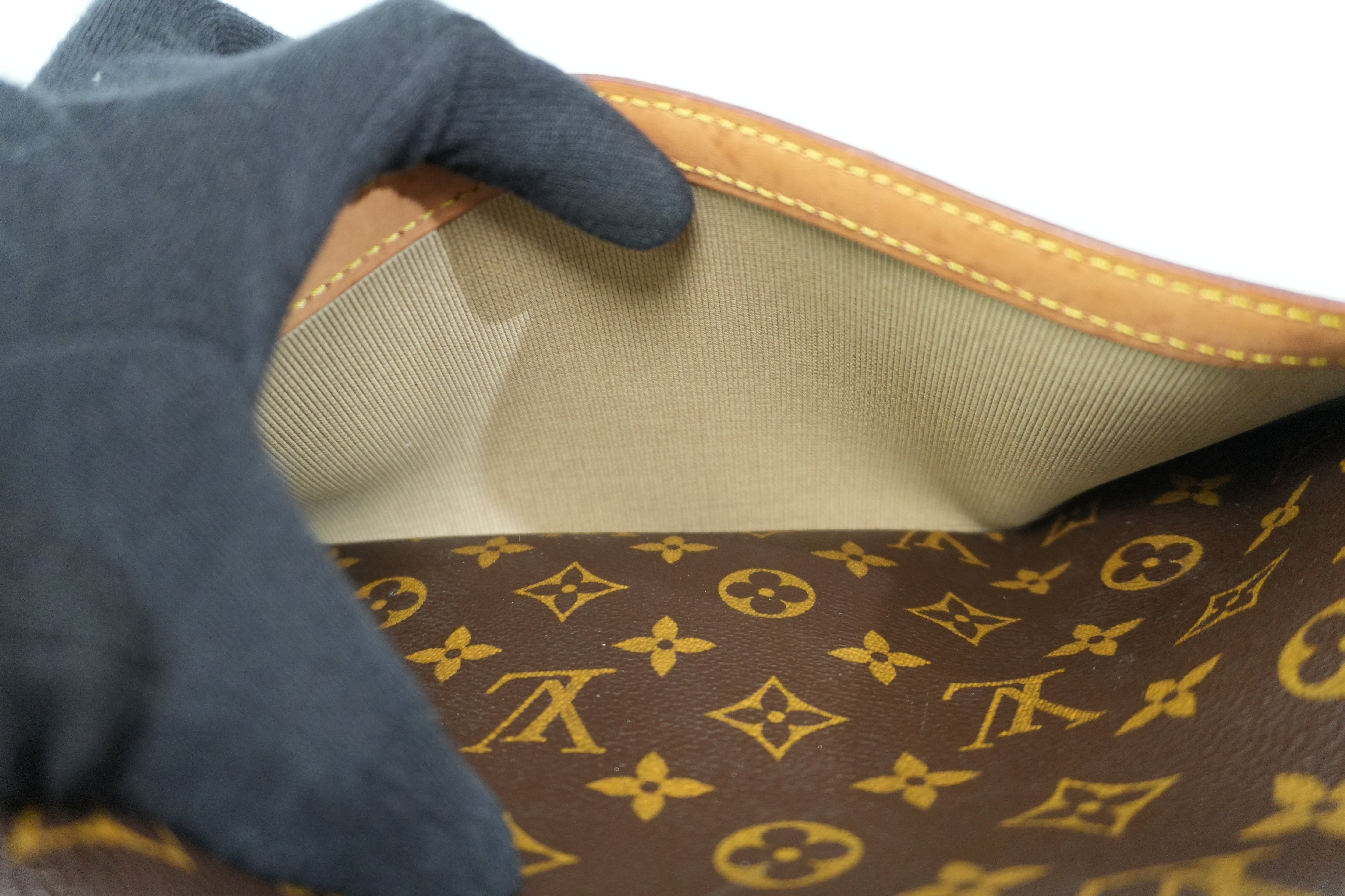 Pre-owned Louis Vuitton Monogram Reporter PM Shoulder Bag
