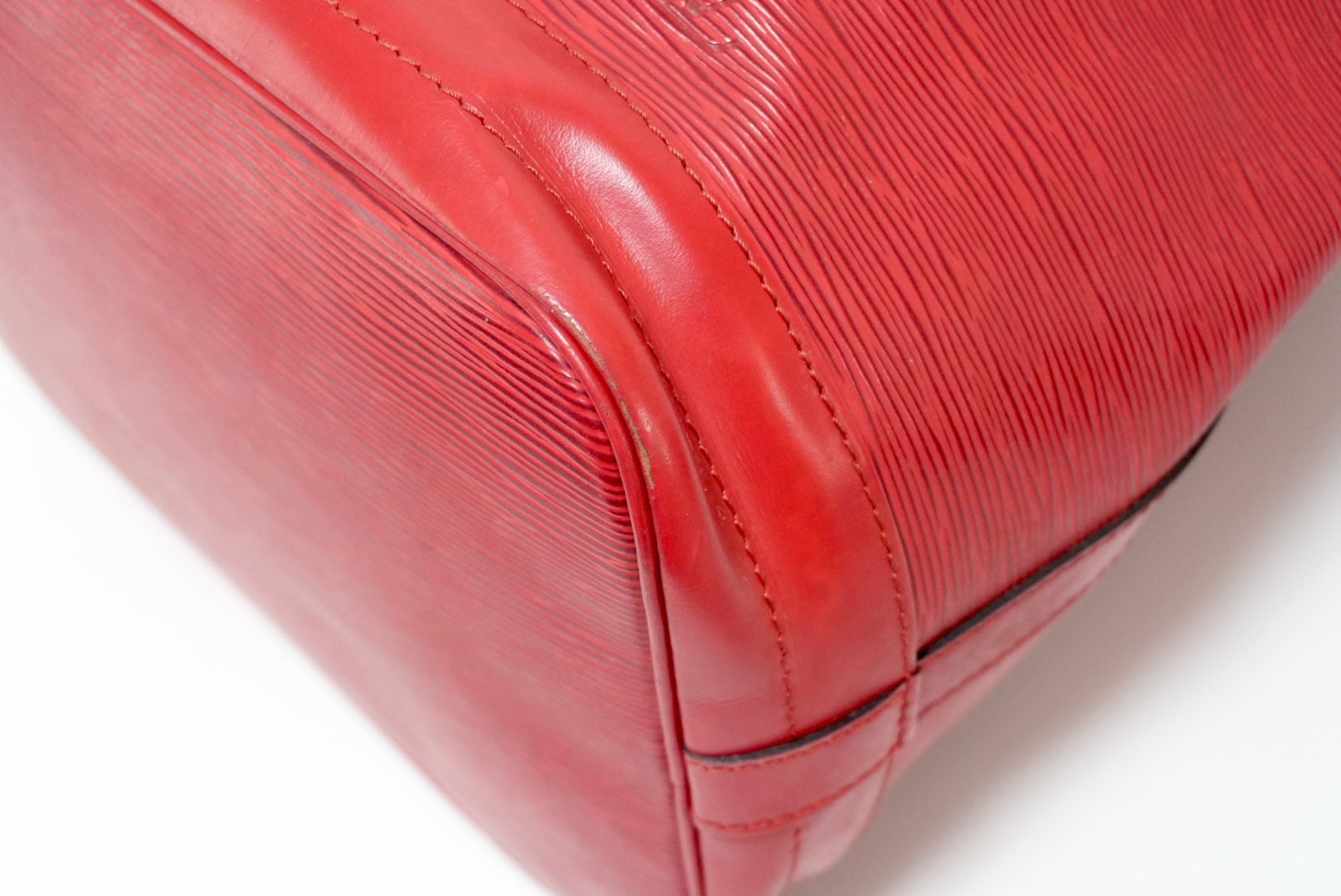 Borsa a tracolla Louis Vuitton Noe GM Epi Red Bucket usata