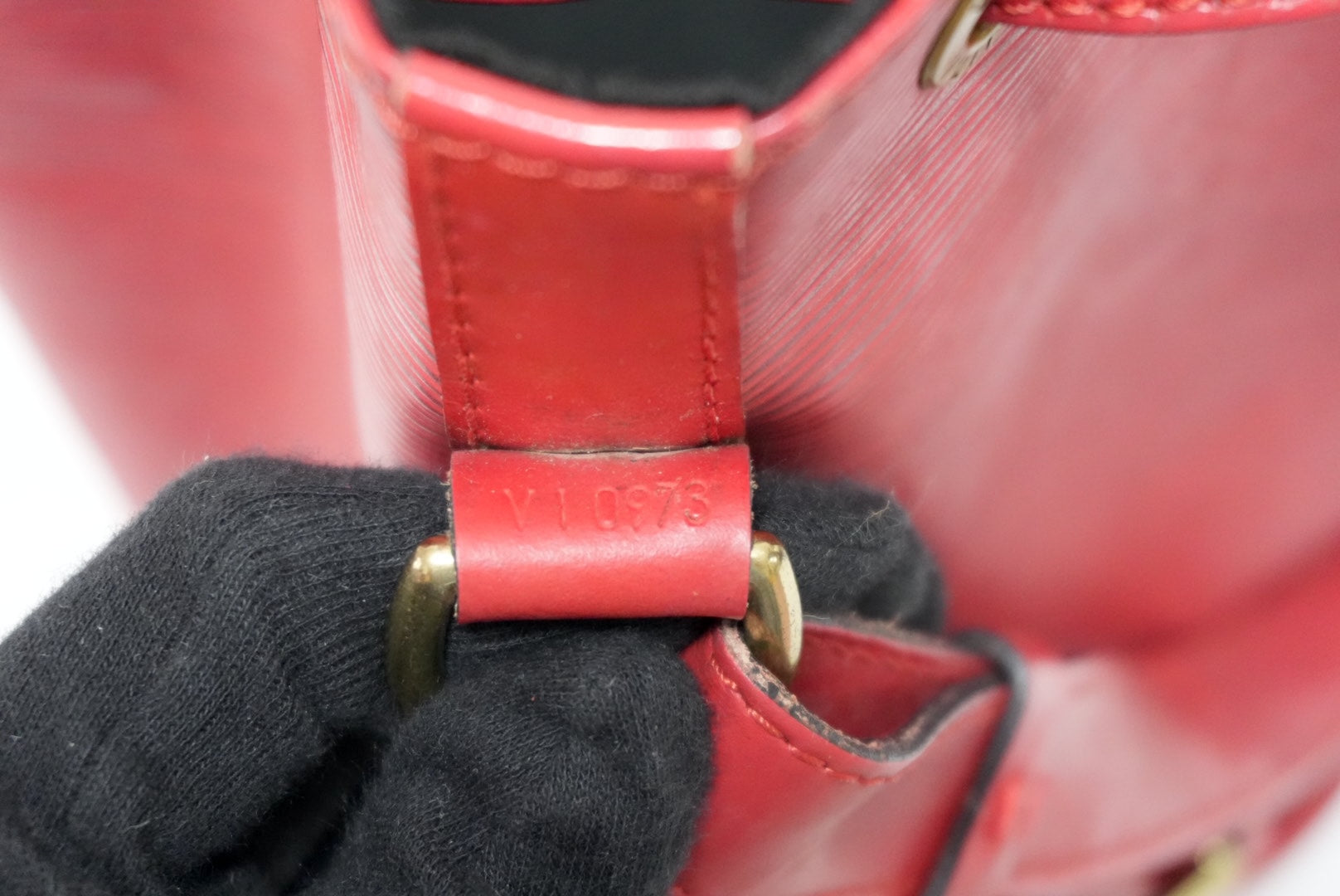 Borsa a tracolla Louis Vuitton Noe GM Epi Red Bucket usata