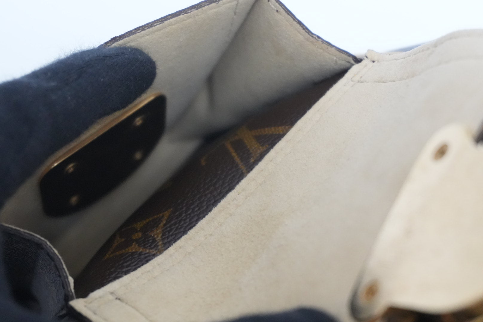 Louis Vuitton Manhattan PM Handbag Used