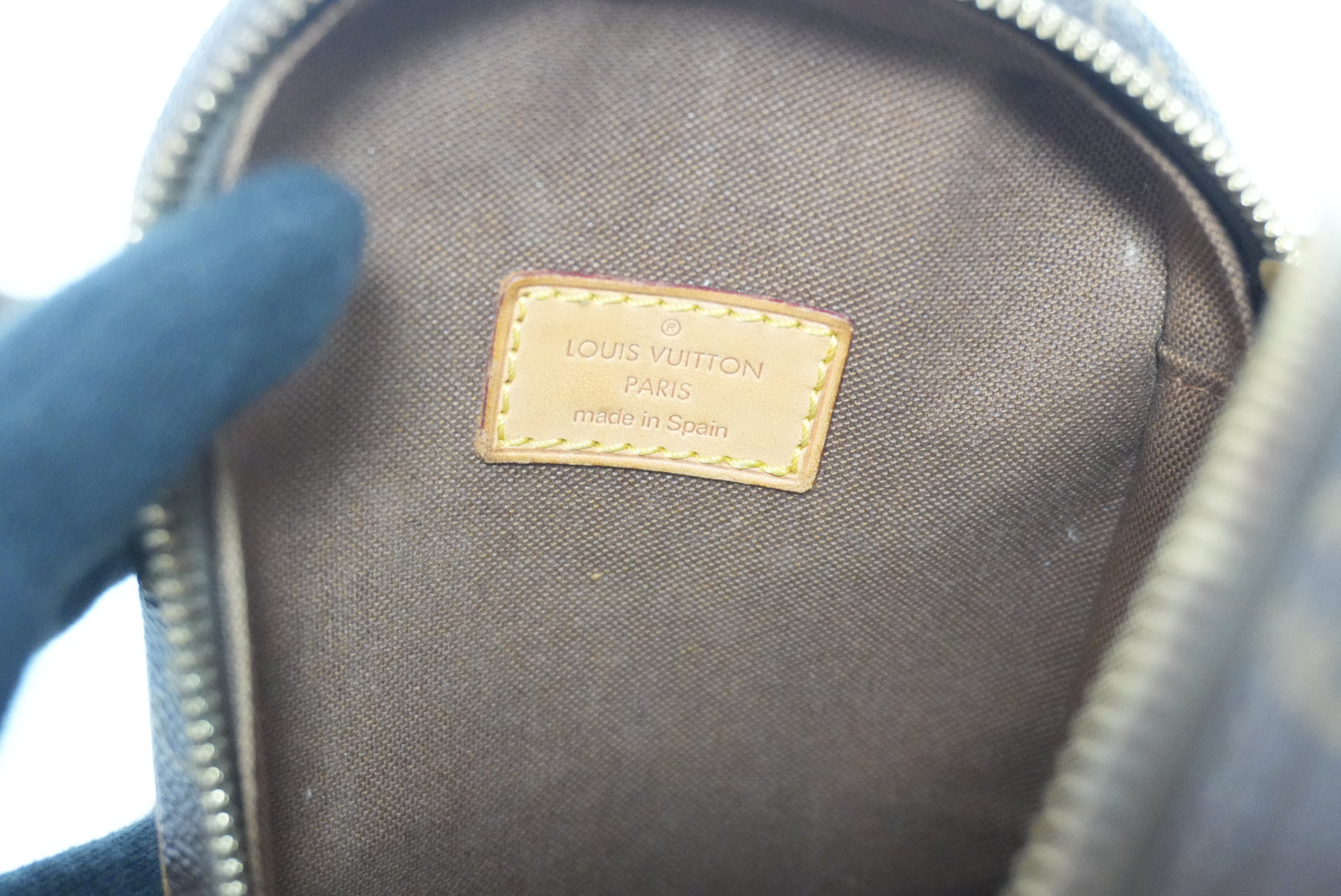 Louis Vuitton Pochette Gange Body Bag Used