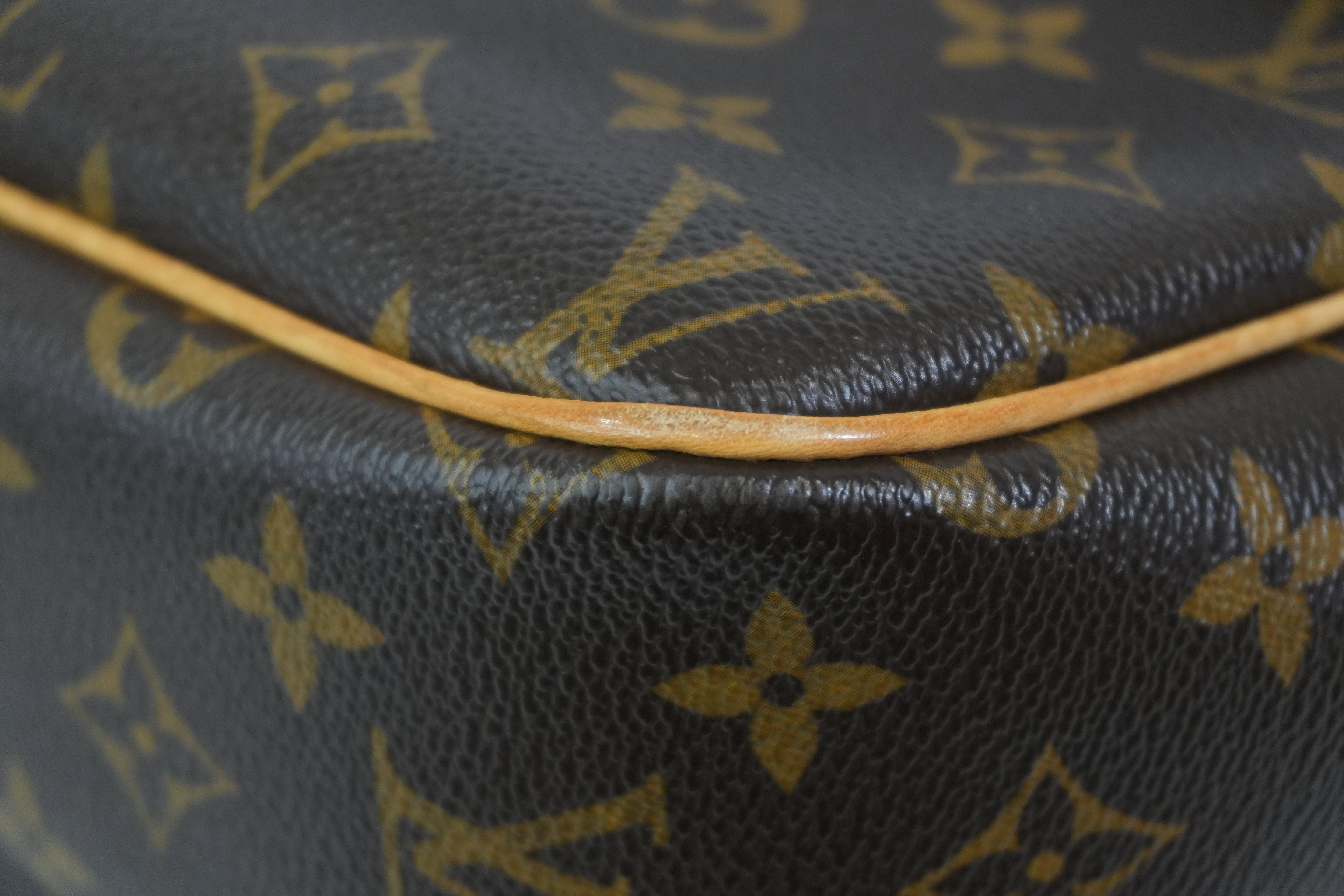 Pre-owned Louis Vuitton Monogram Reporter PM Shoulder Bag