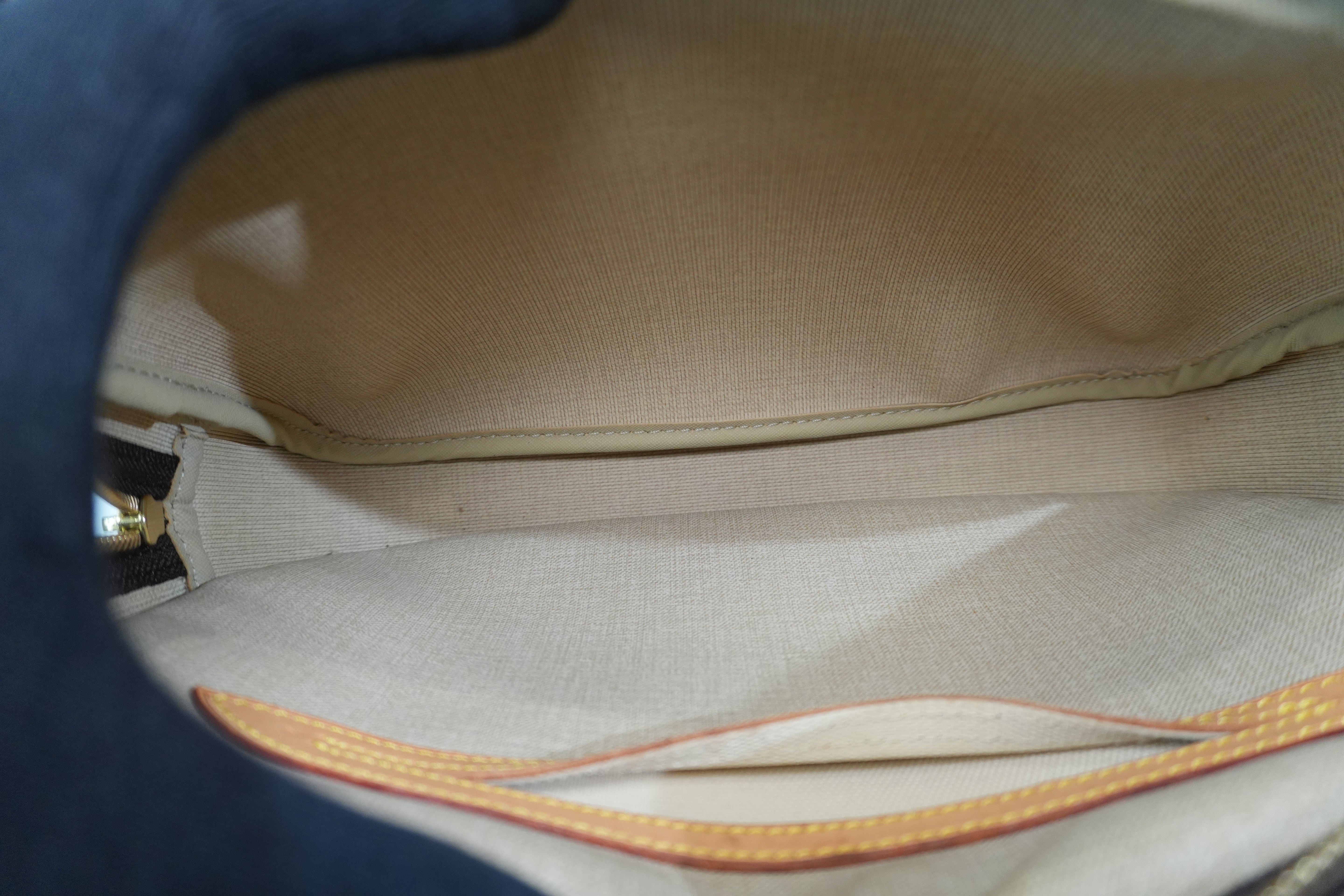 Pre-owned Louis Vuitton Monogram Reporter PM Shoulder Bag