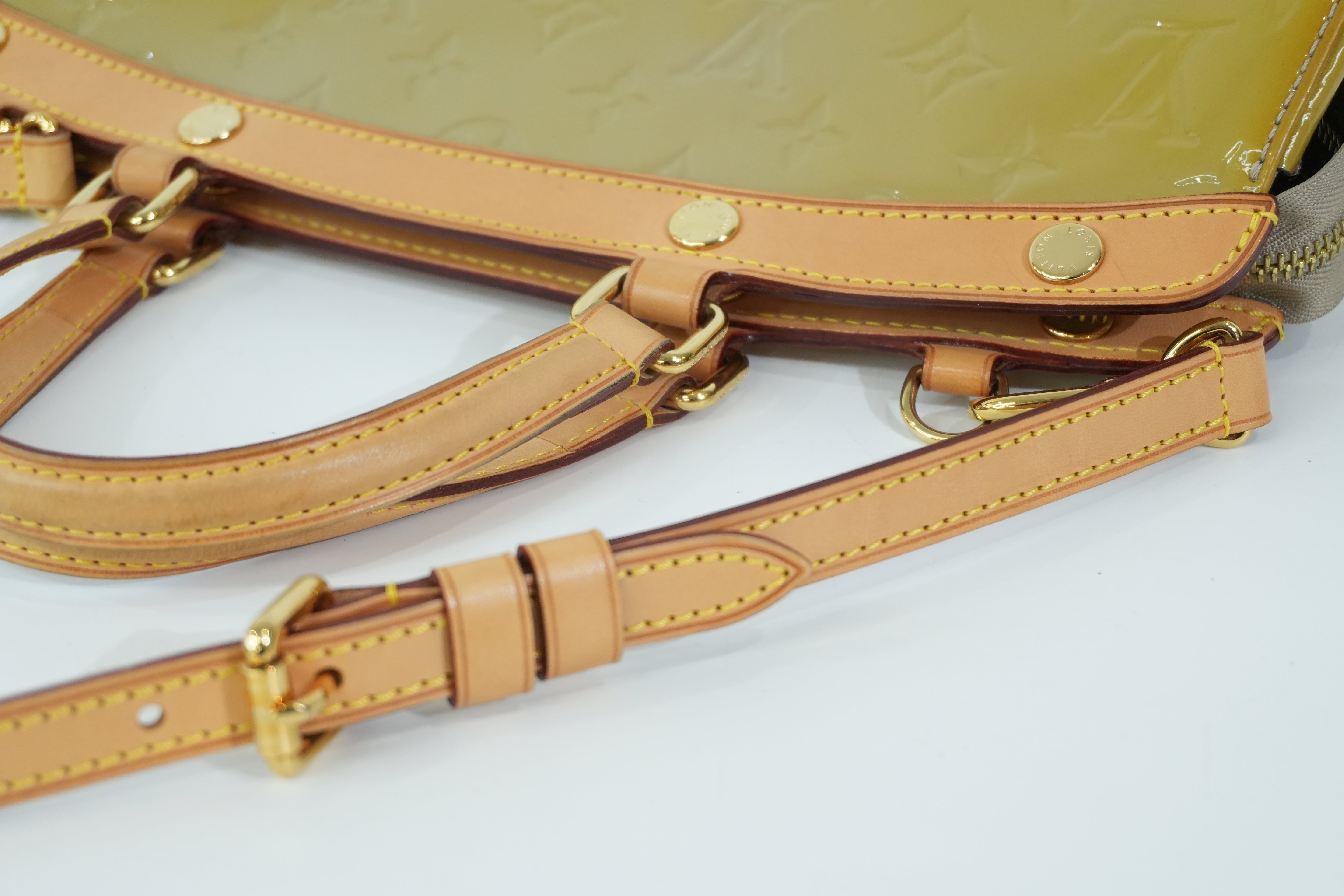 Pre-owned Louis Vuitton Vernis Brea MM Tote Bag Citrin