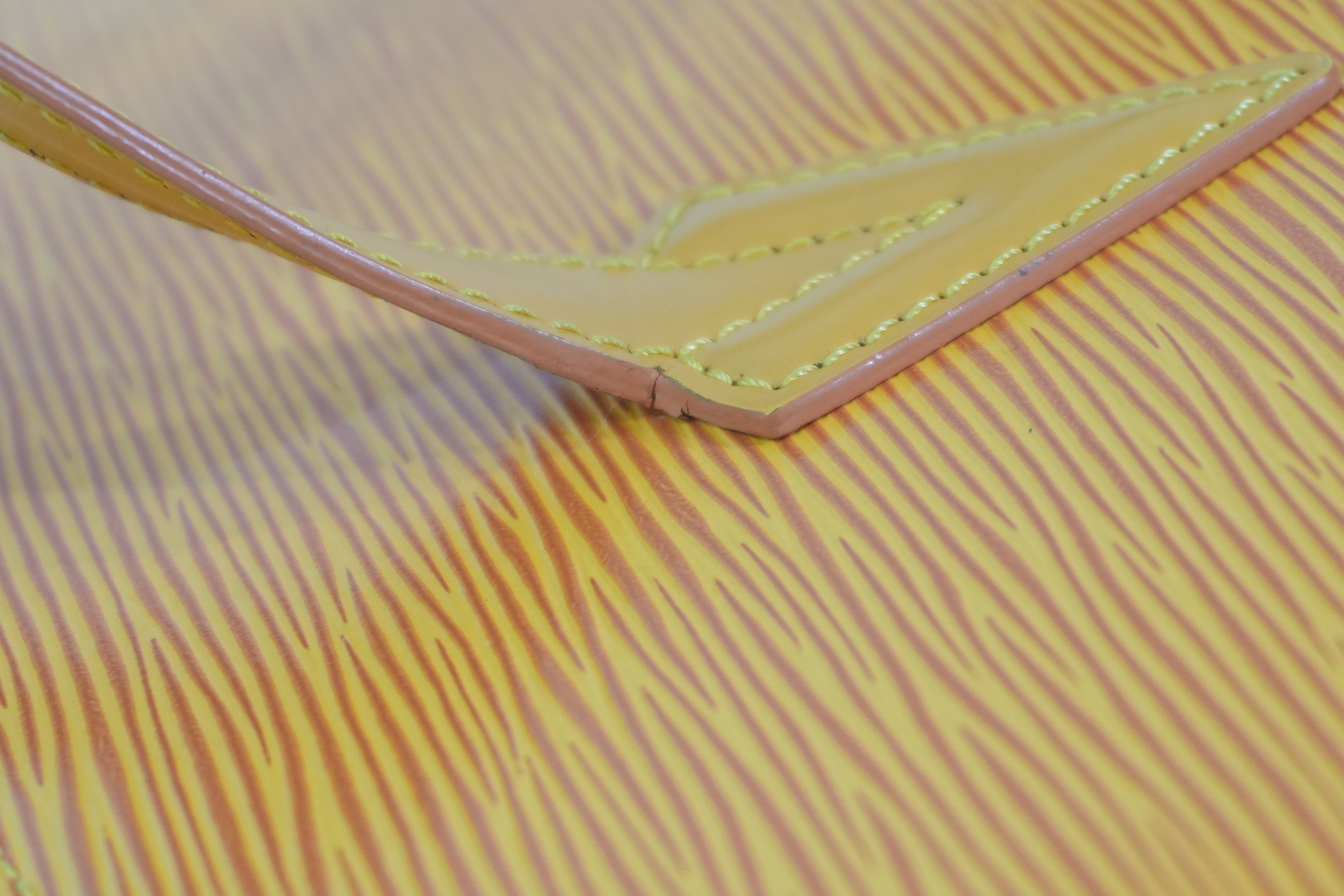 Pre-owned Louis Vuitton Epi Lussac Shoulder Bag Yellow