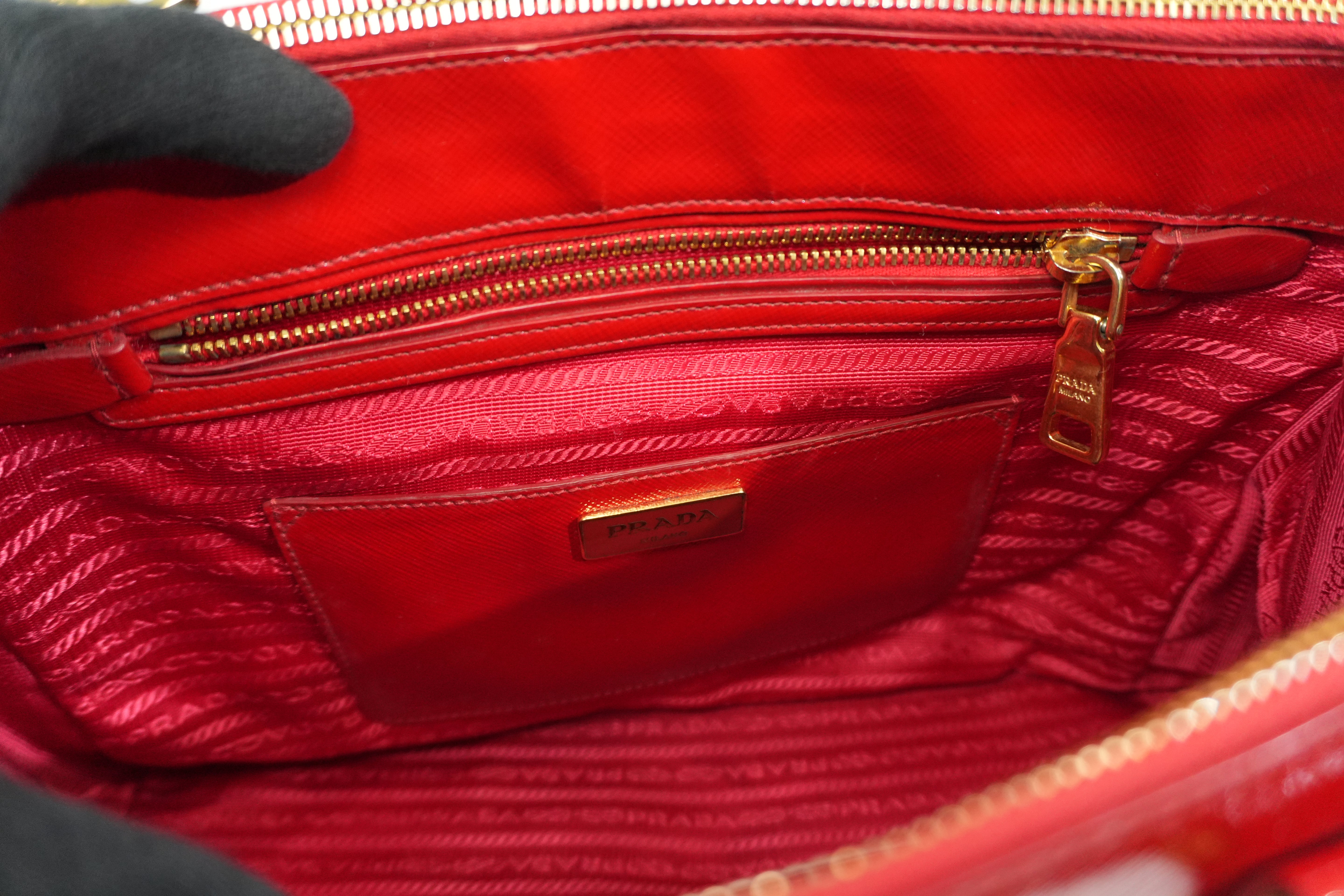 Pre-owned Prada Two Way Saffiano Vernice Galleria Shoulder Bag Red