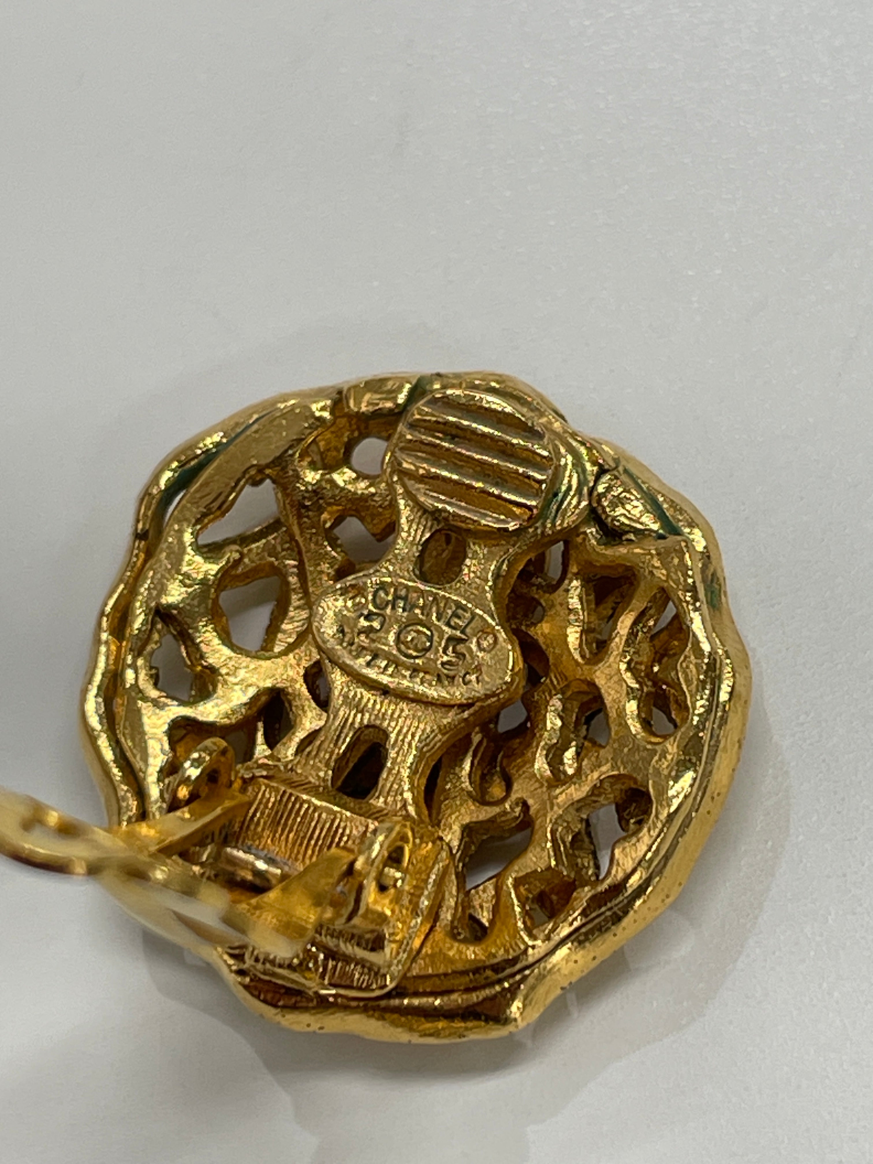 Chanel Clip on Earrings Gold Tone Used