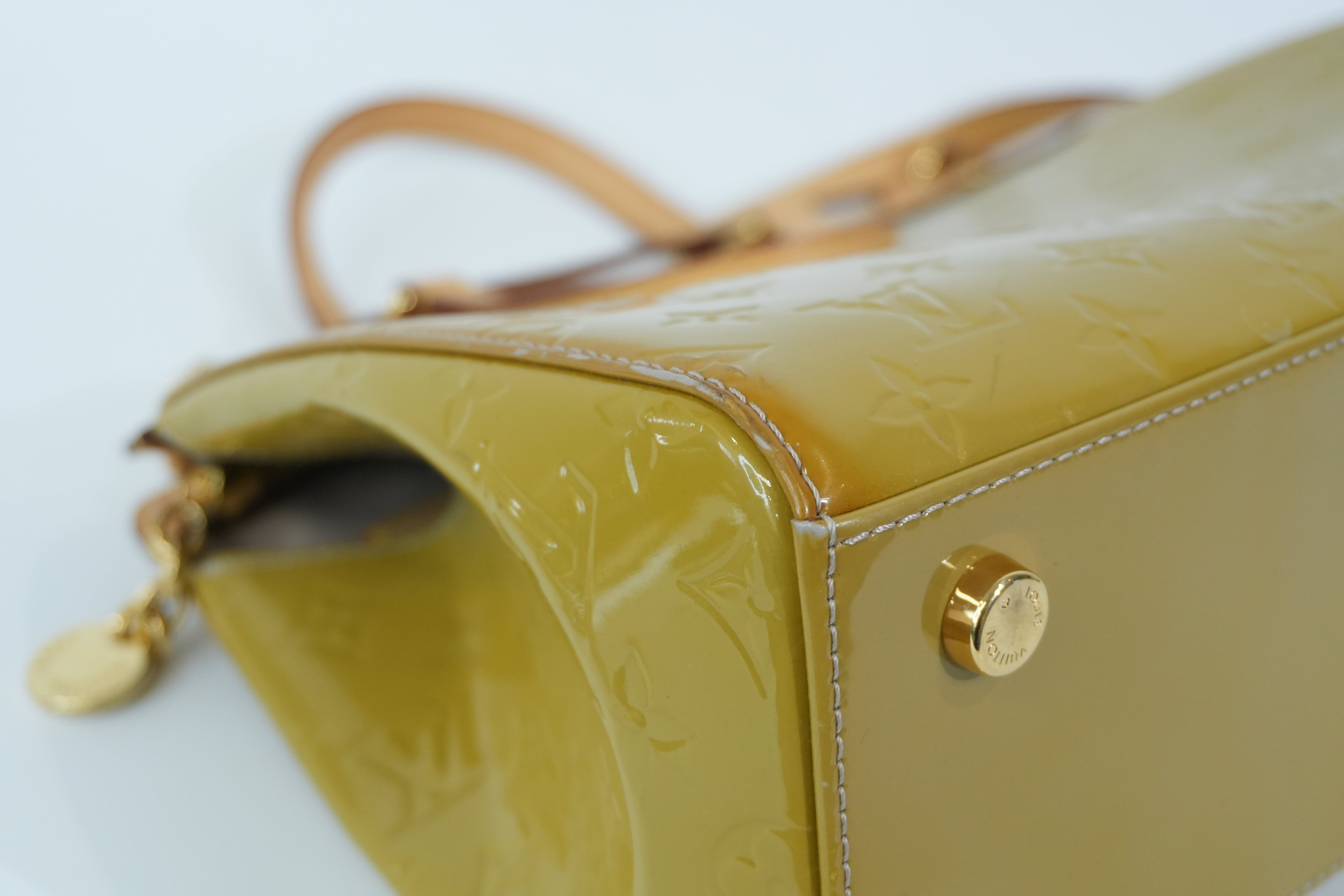 Pre-owned Louis Vuitton Vernis Brea MM Tote Bag Citrin