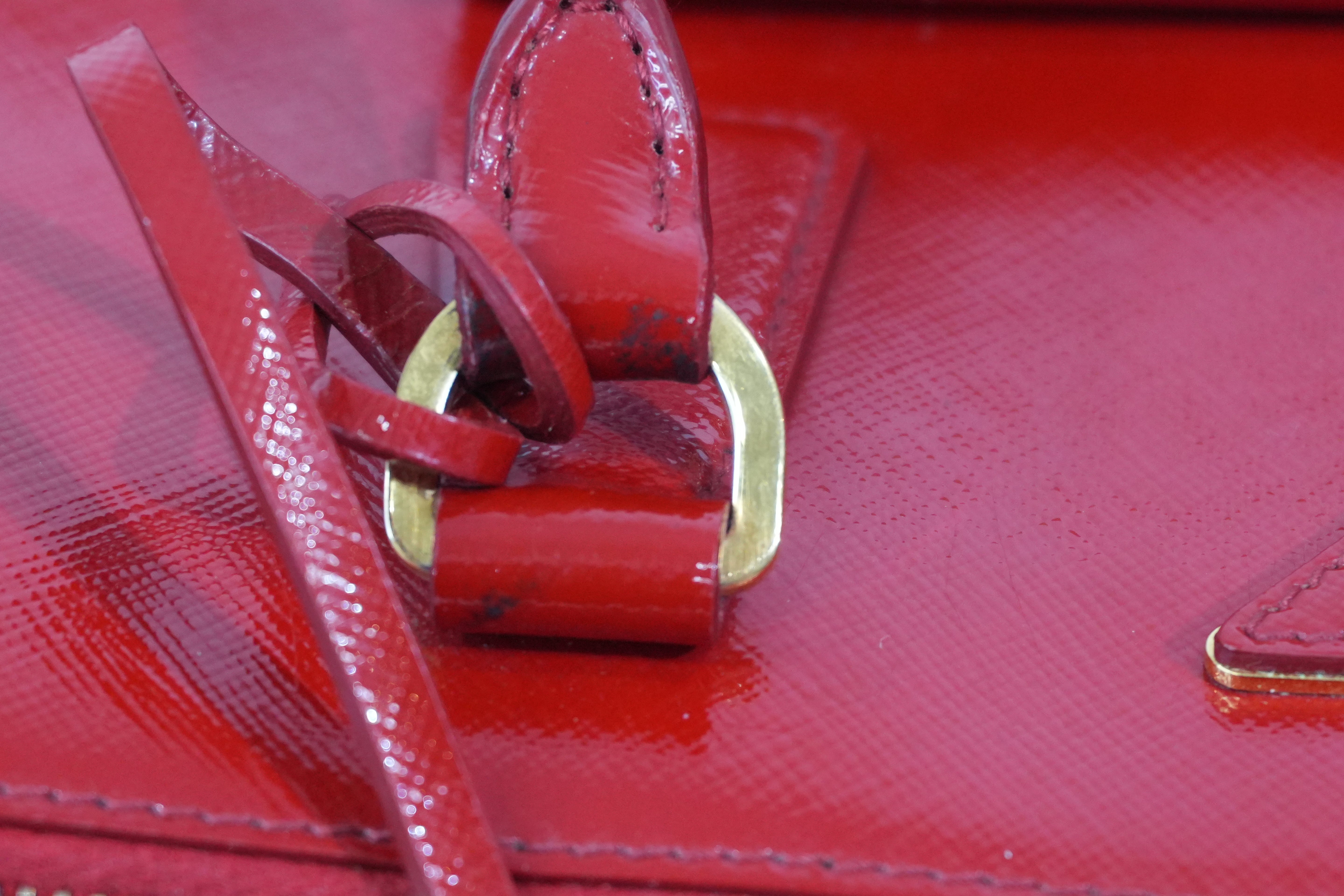 Pre-owned Prada Two Way Saffiano Vernice Galleria Shoulder Bag Red