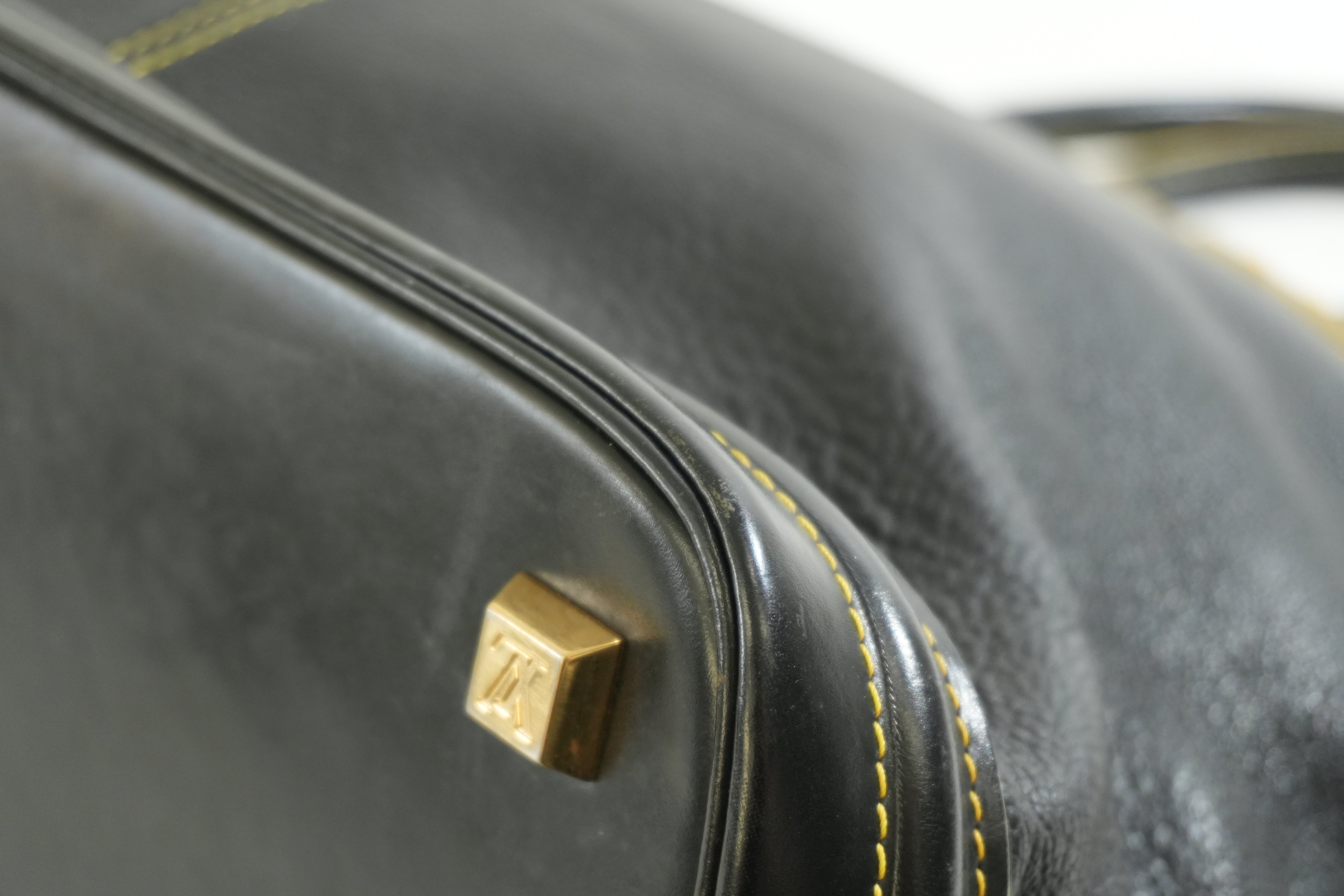 Pre-owned Louis Vuitton Lock It Suhali Handbag Black
