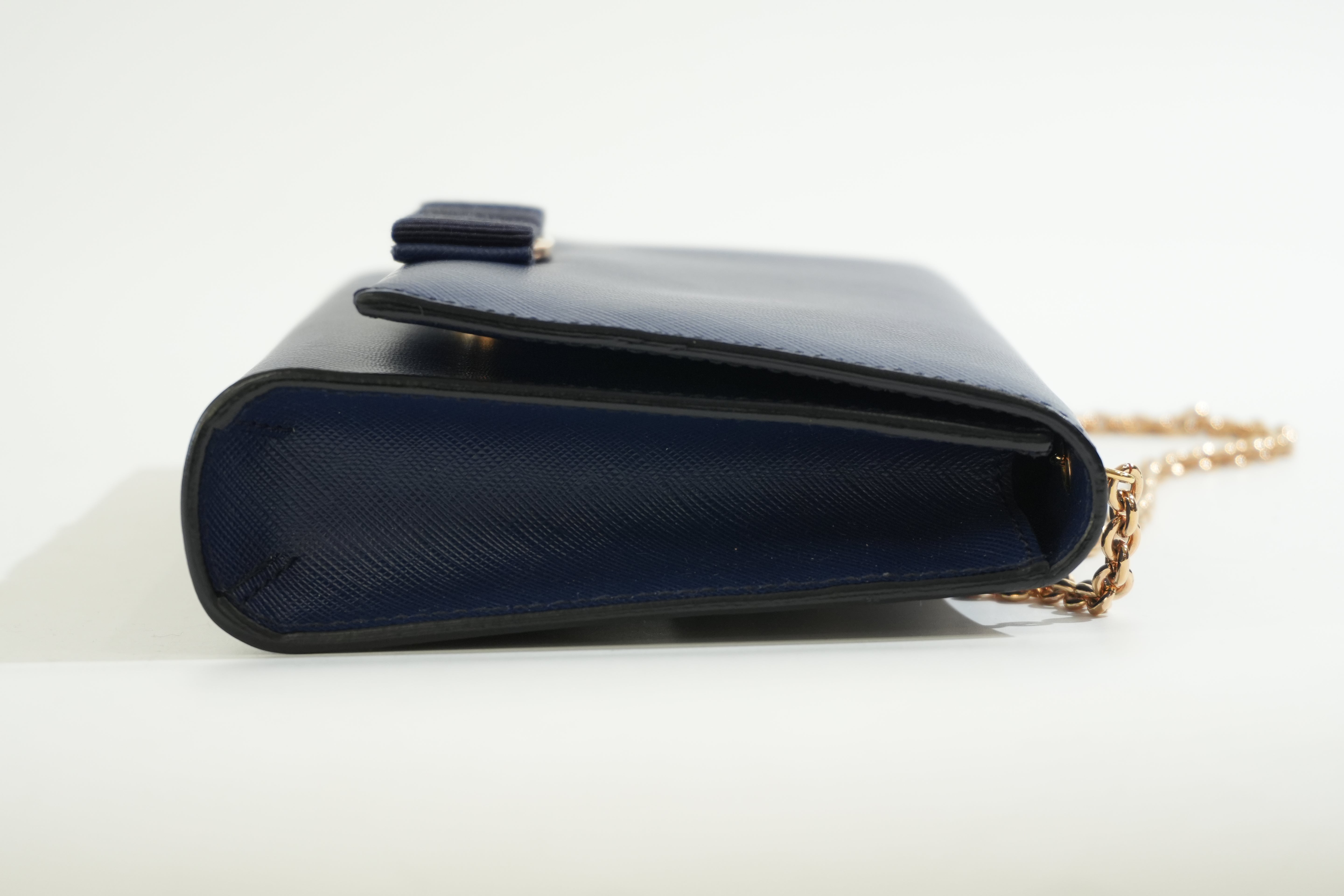 Pre-owned Ferragamo Chain Crossbody Bag Blue