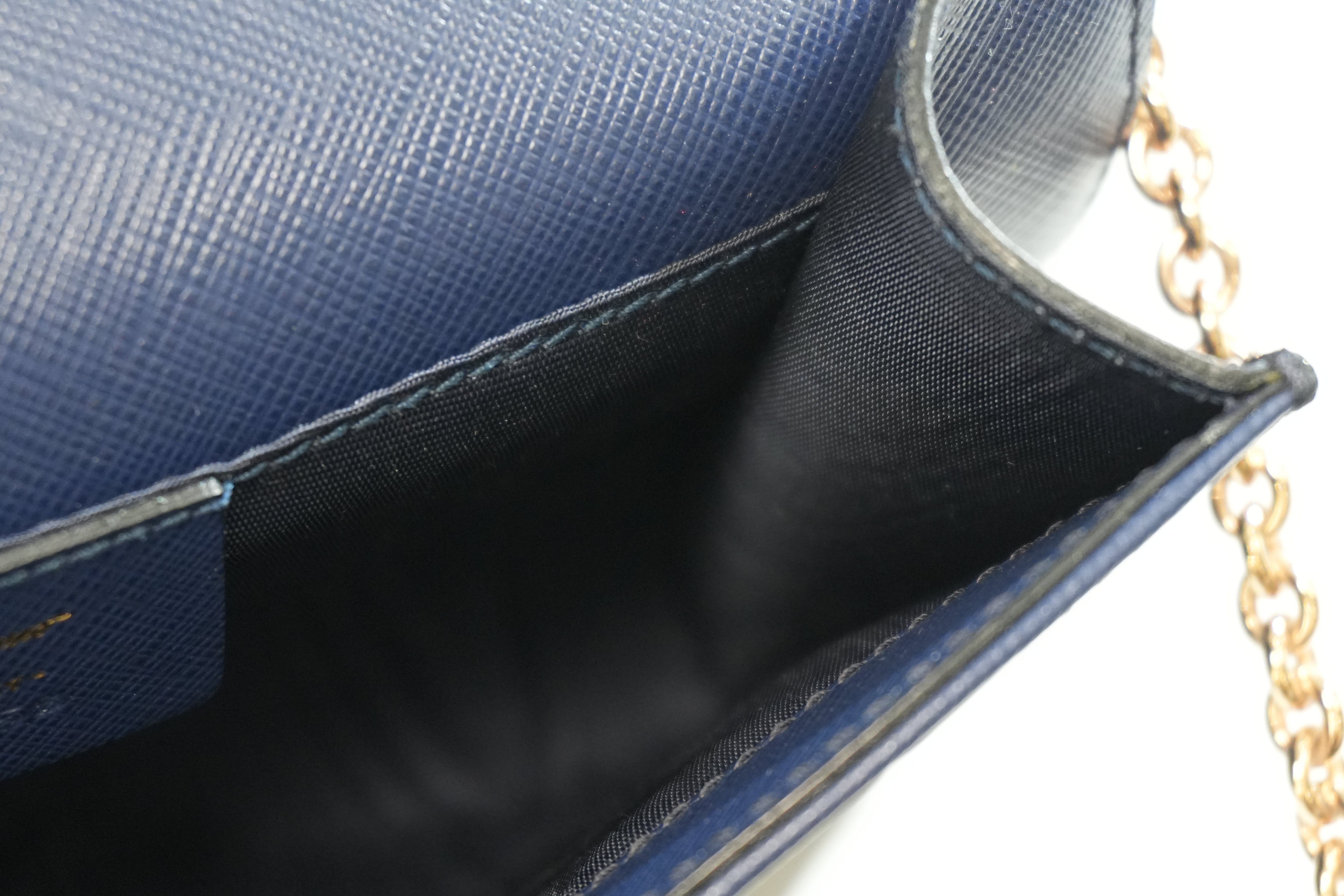 Pre-owned Ferragamo Chain Crossbody Bag Blue