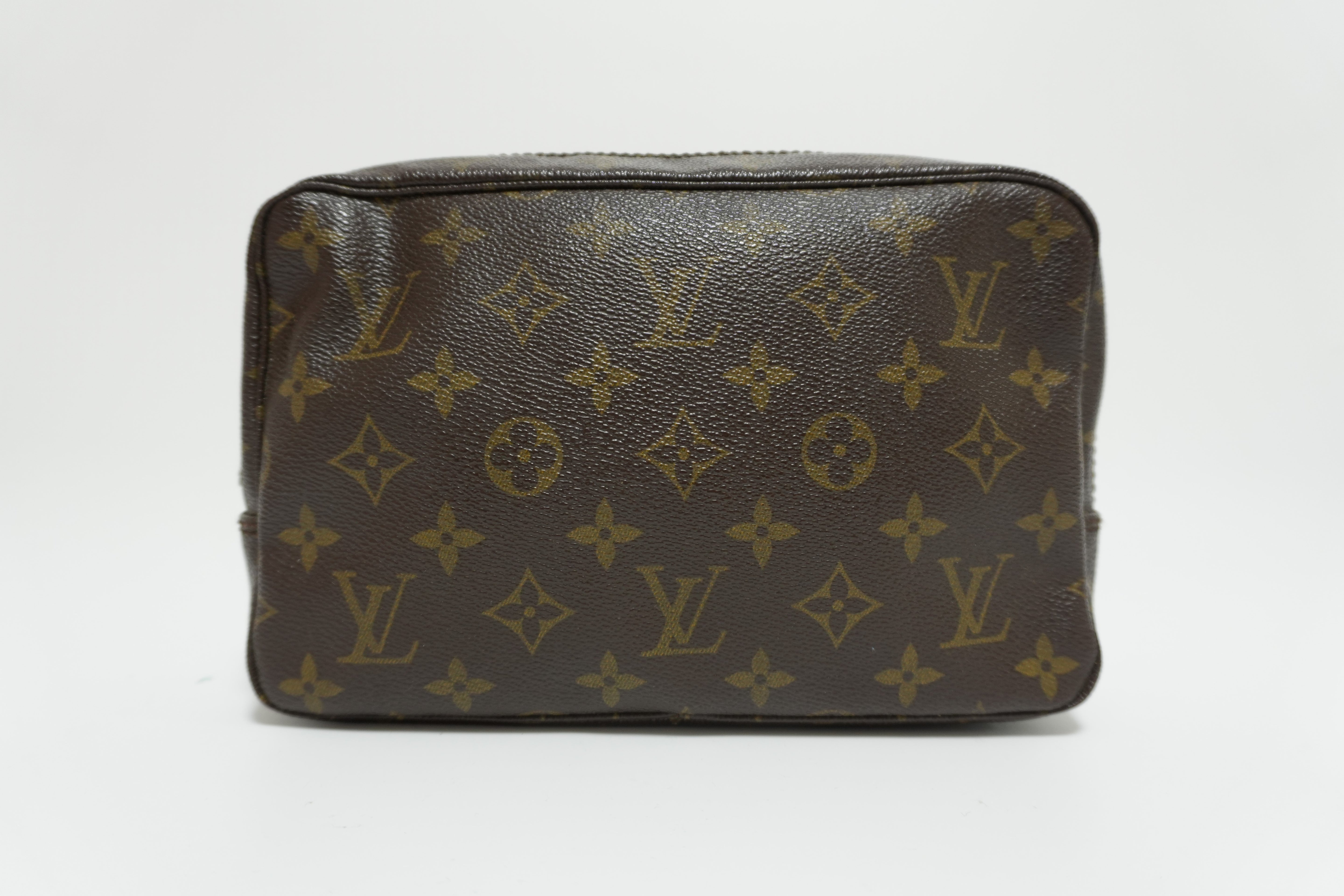 Louis Vuitton Monogram Trousse 23 Canvas Used