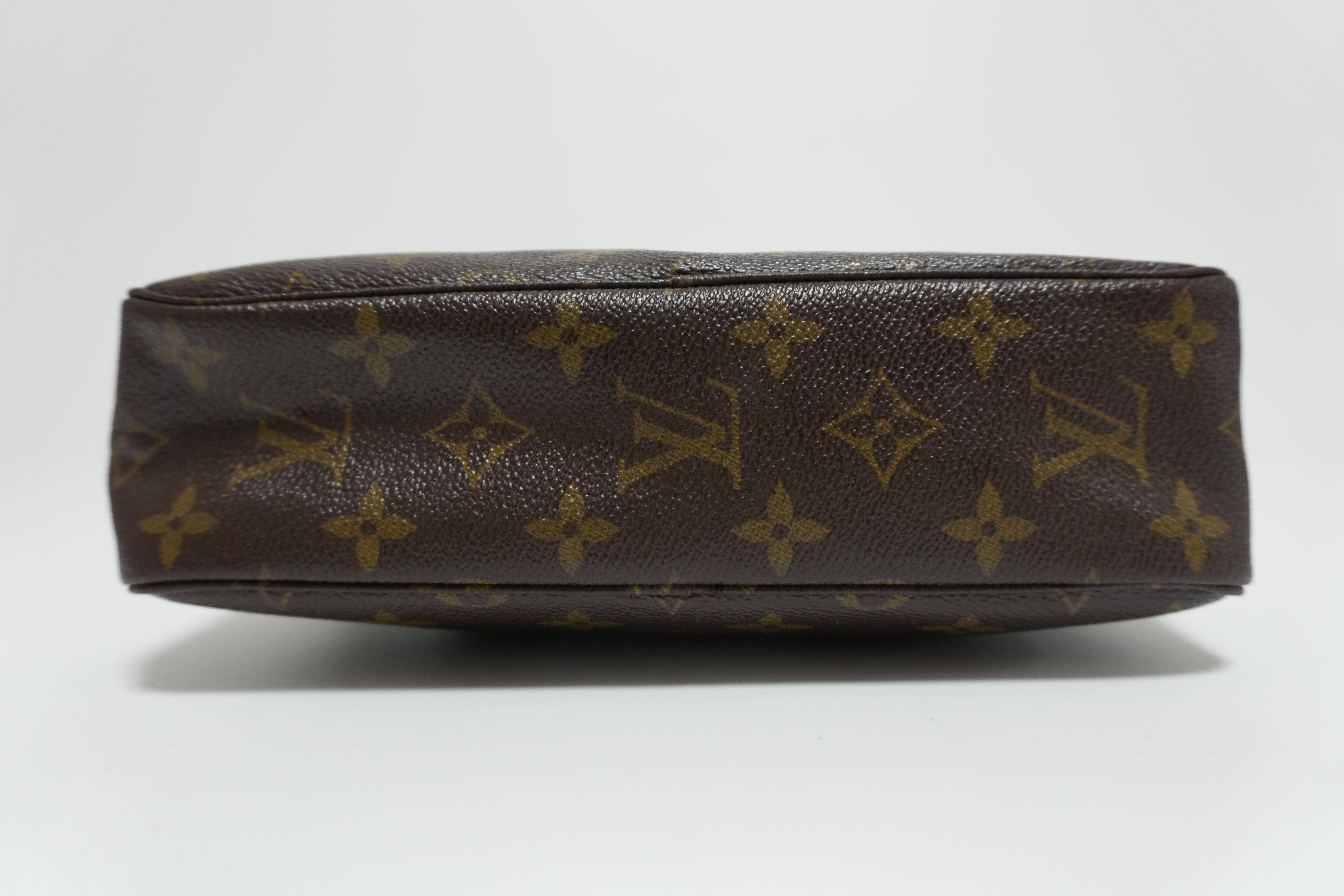 Louis Vuitton Monogram Trousse 23 Canvas Used