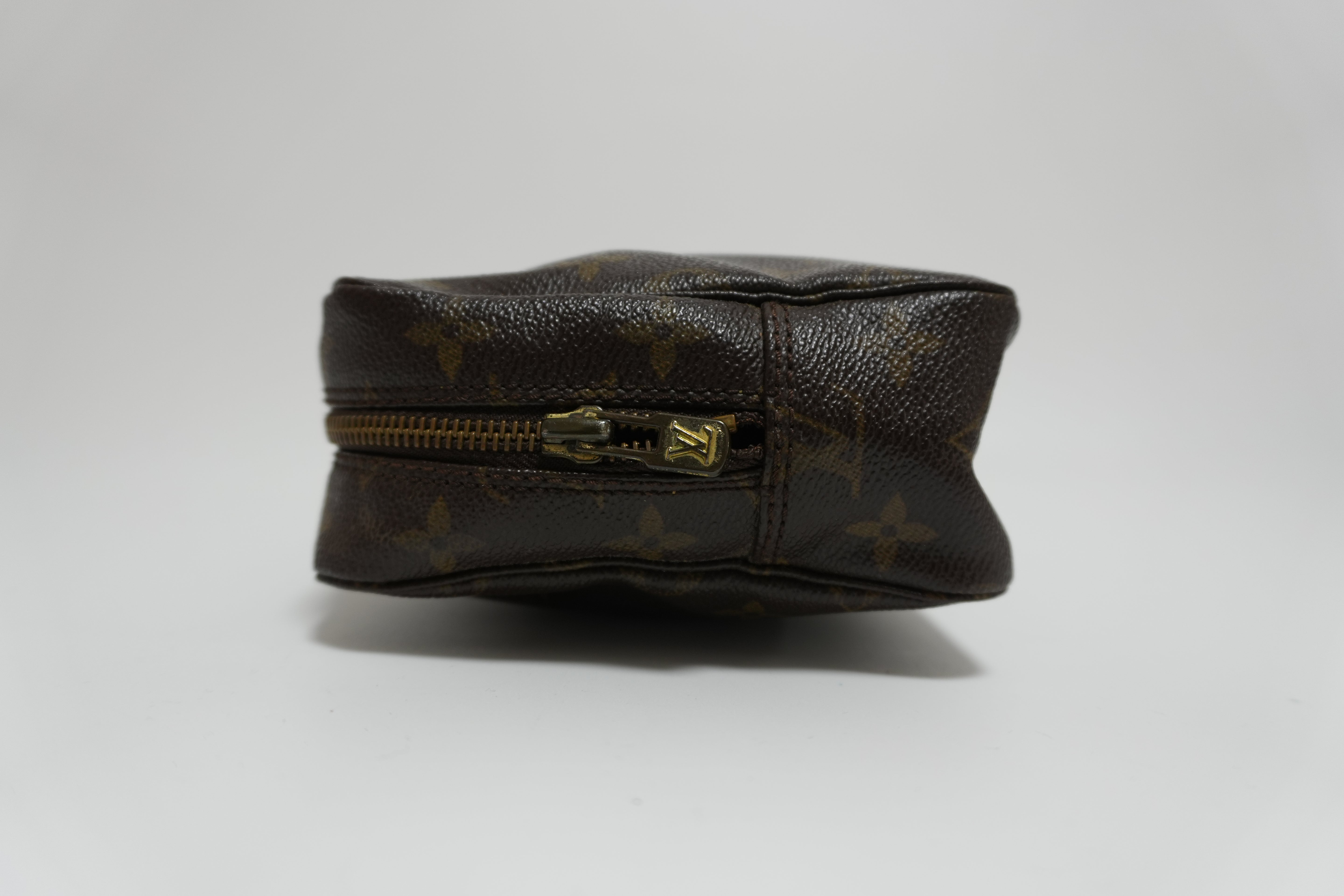 Louis Vuitton Monogram Trousse 23 Canvas Used