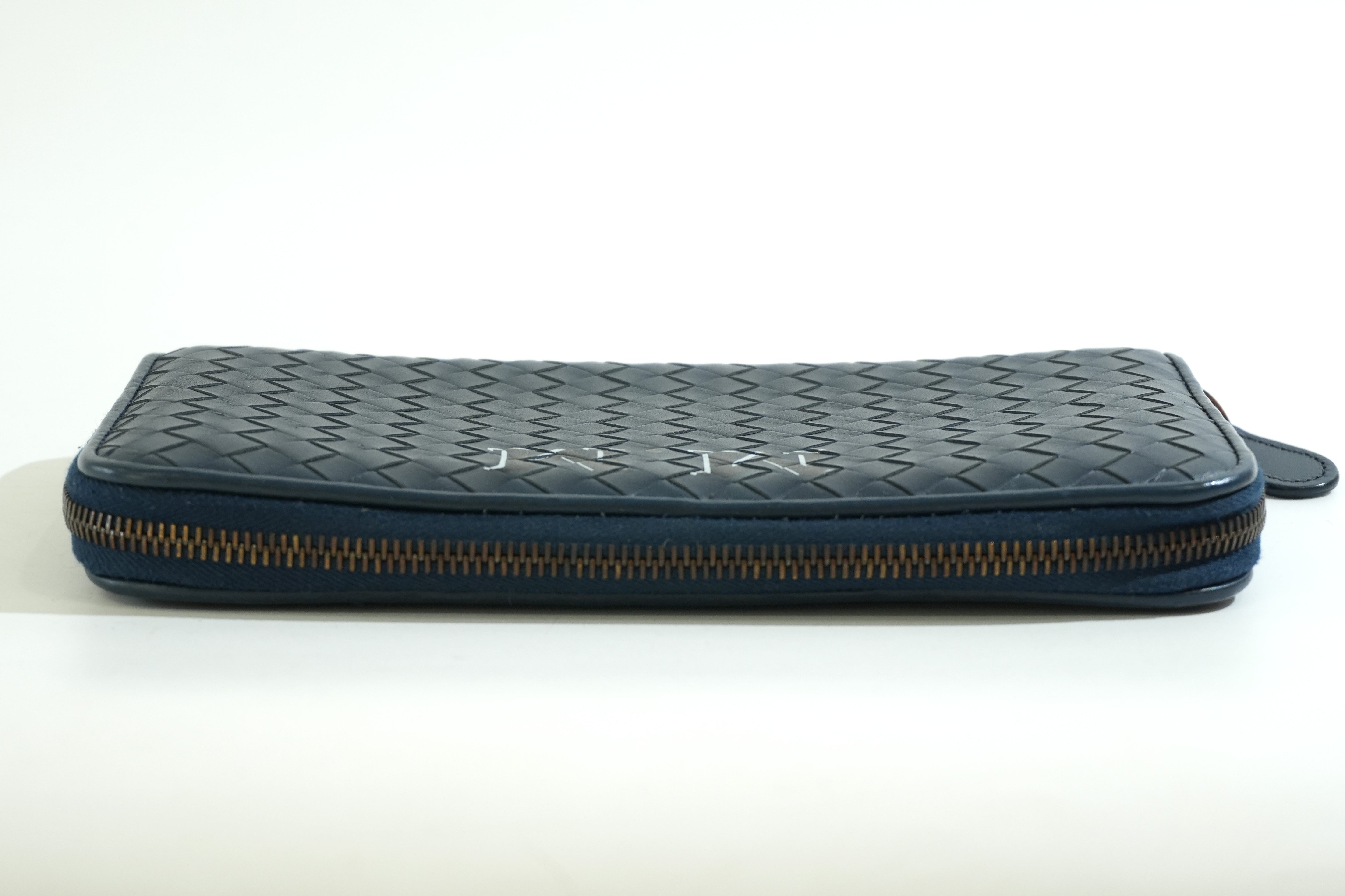 Pre-owned Bottega Intercciato Zippy Organizer Blue