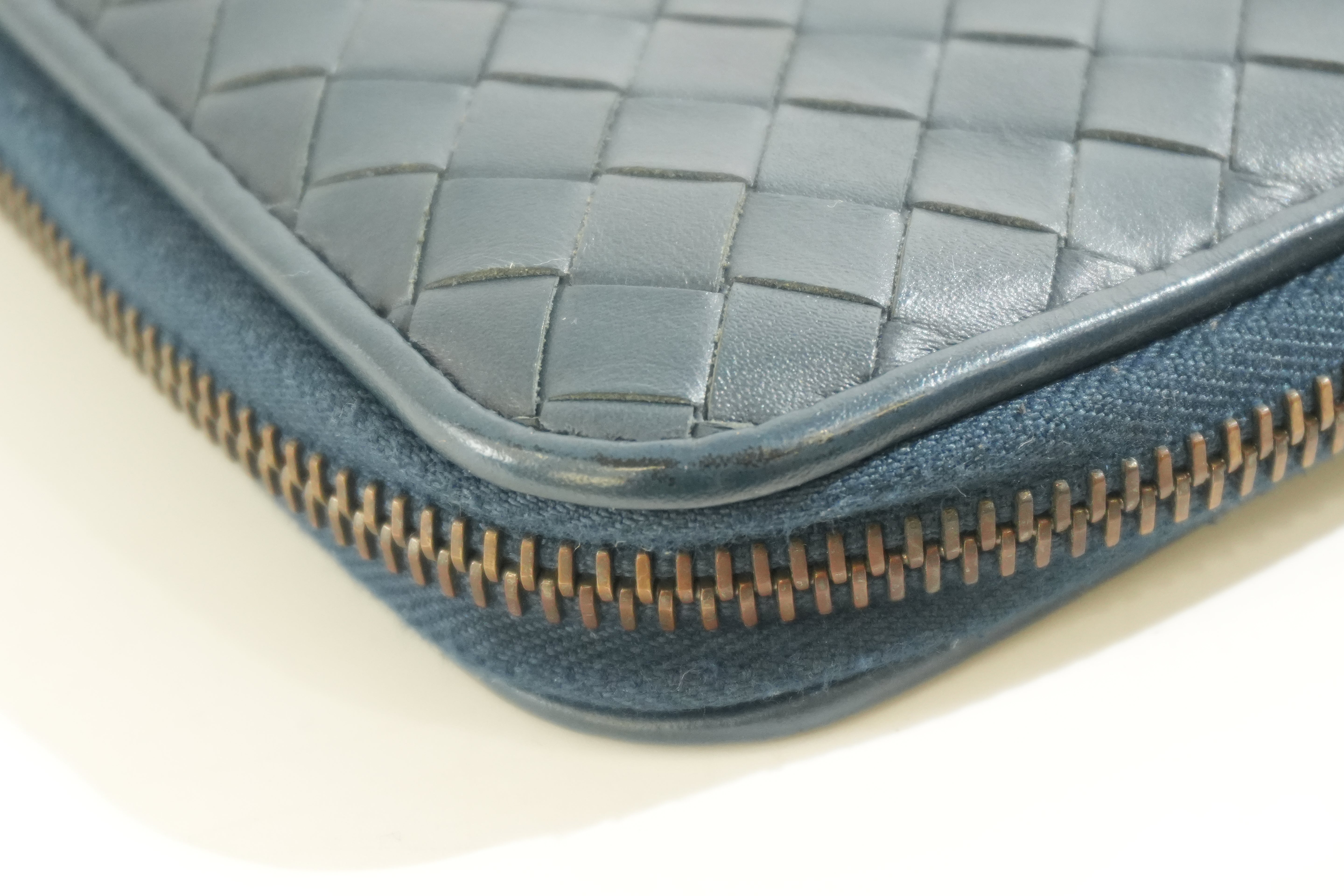 Pre-owned Bottega Intercciato Zippy Organizer Blue