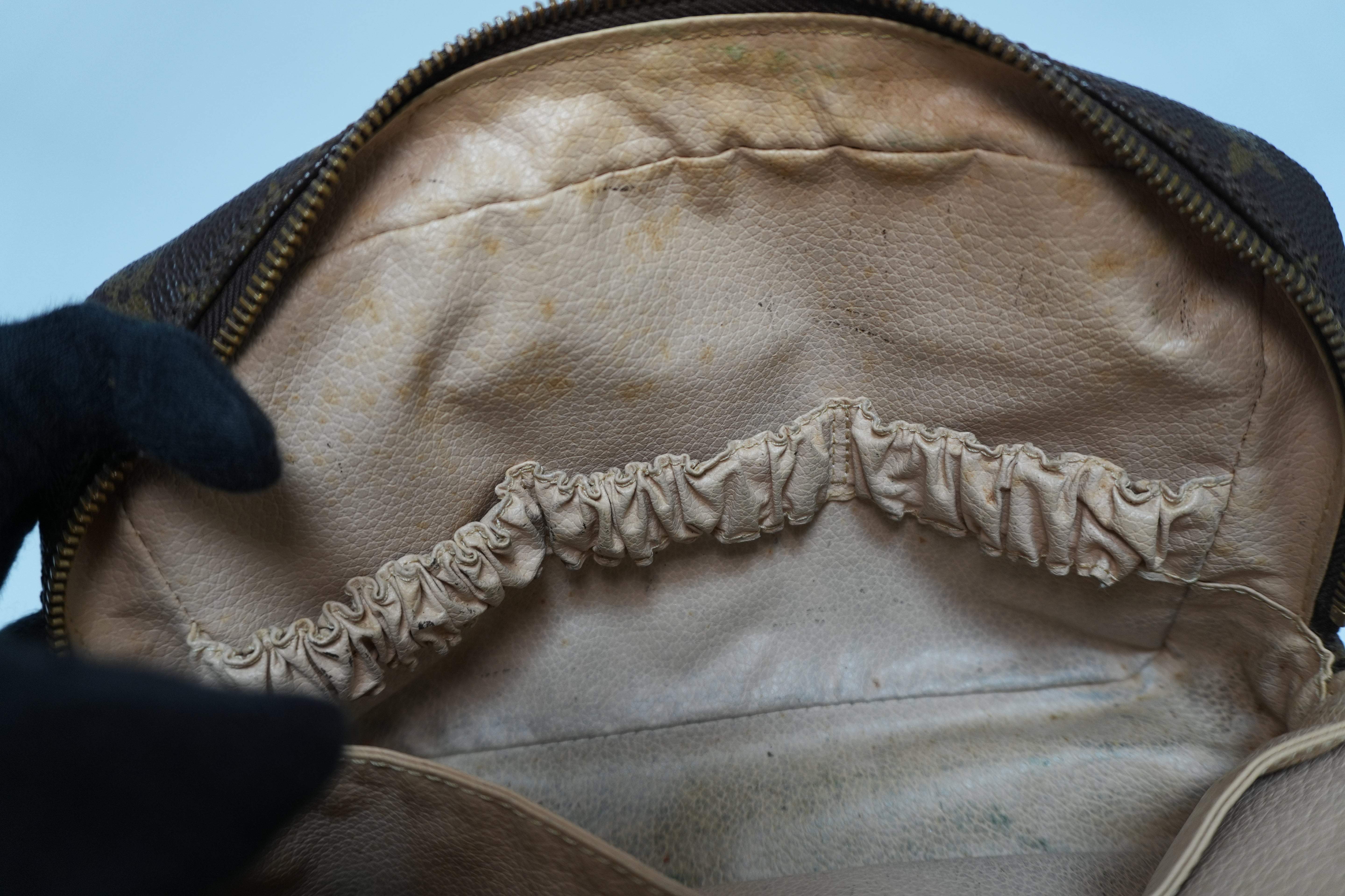 Louis Vuitton Monogram Trousse 23 Canvas Used