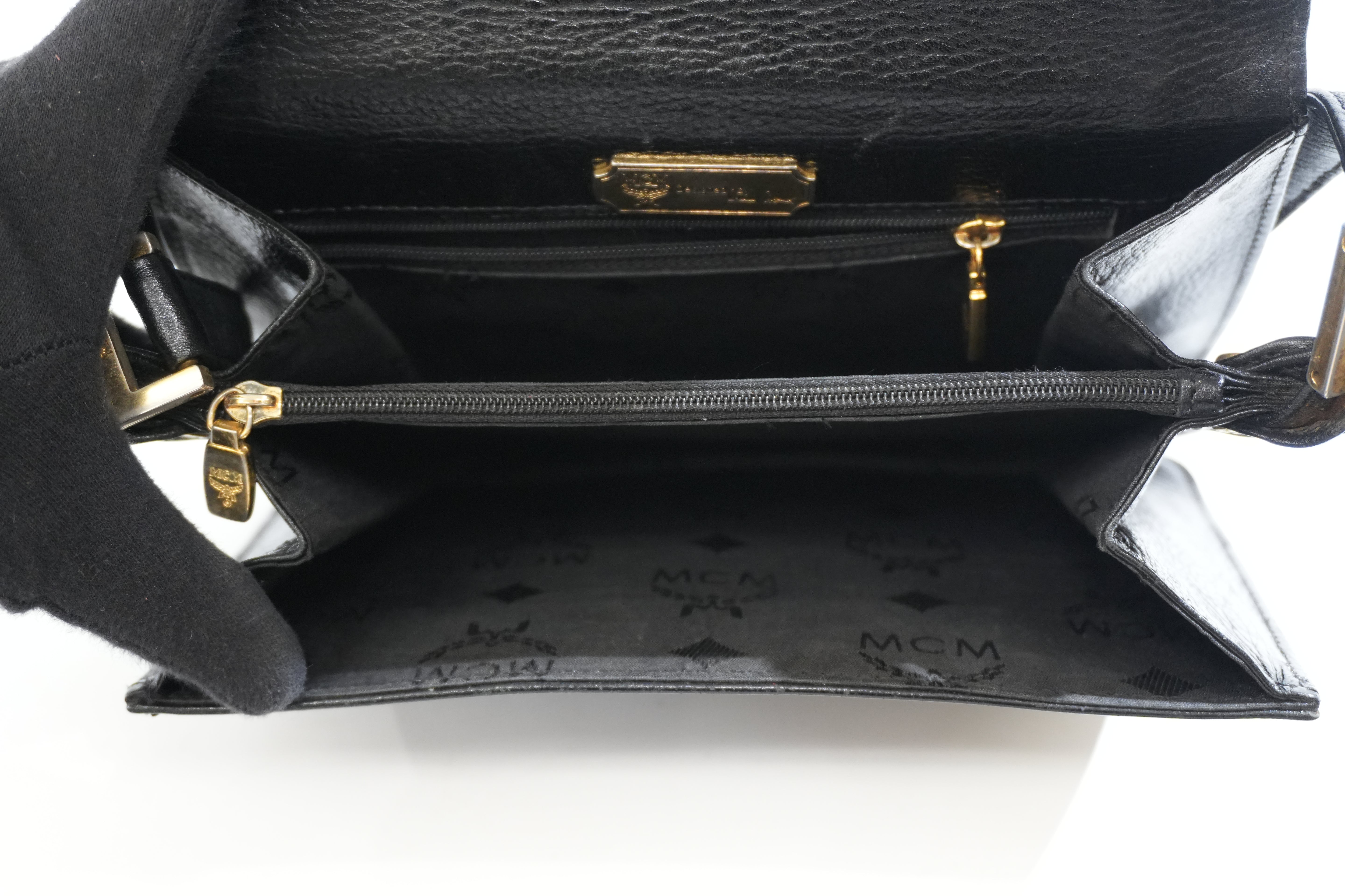 Pre-owned MCM Crossbody Bag Black