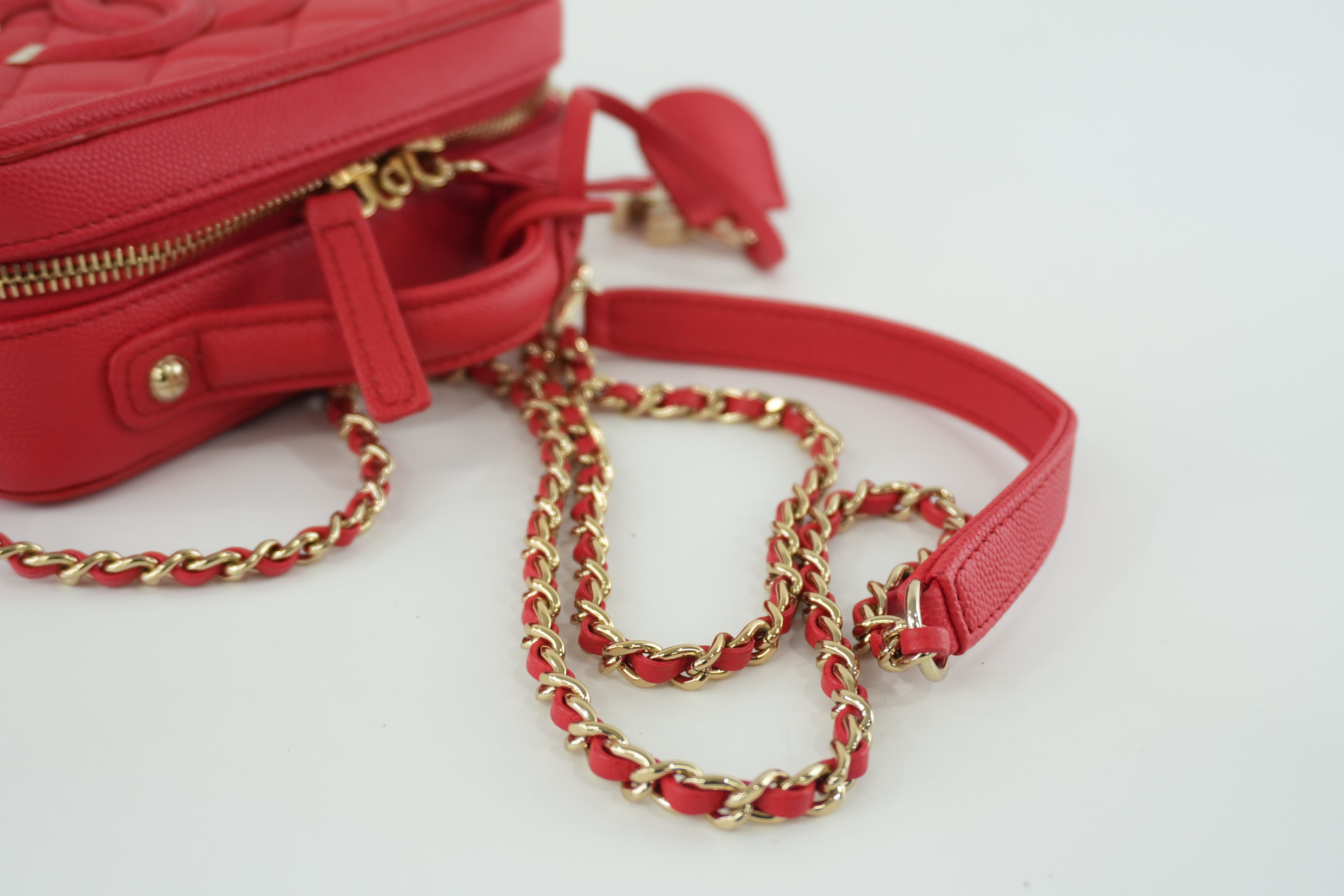 Chanel Filigree Cherry Red Vibrant Shoulder Bag Used