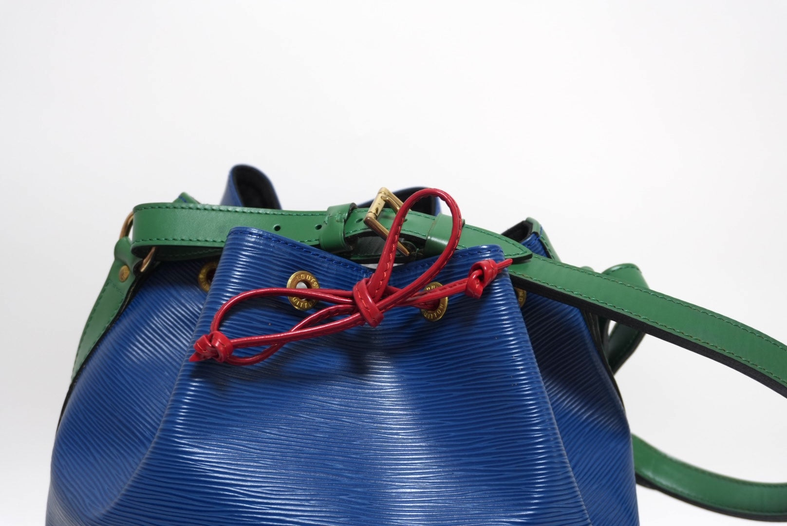 Louis Vuitton Noe GM Epi Tricolore Bucket Shoulder Bag Used