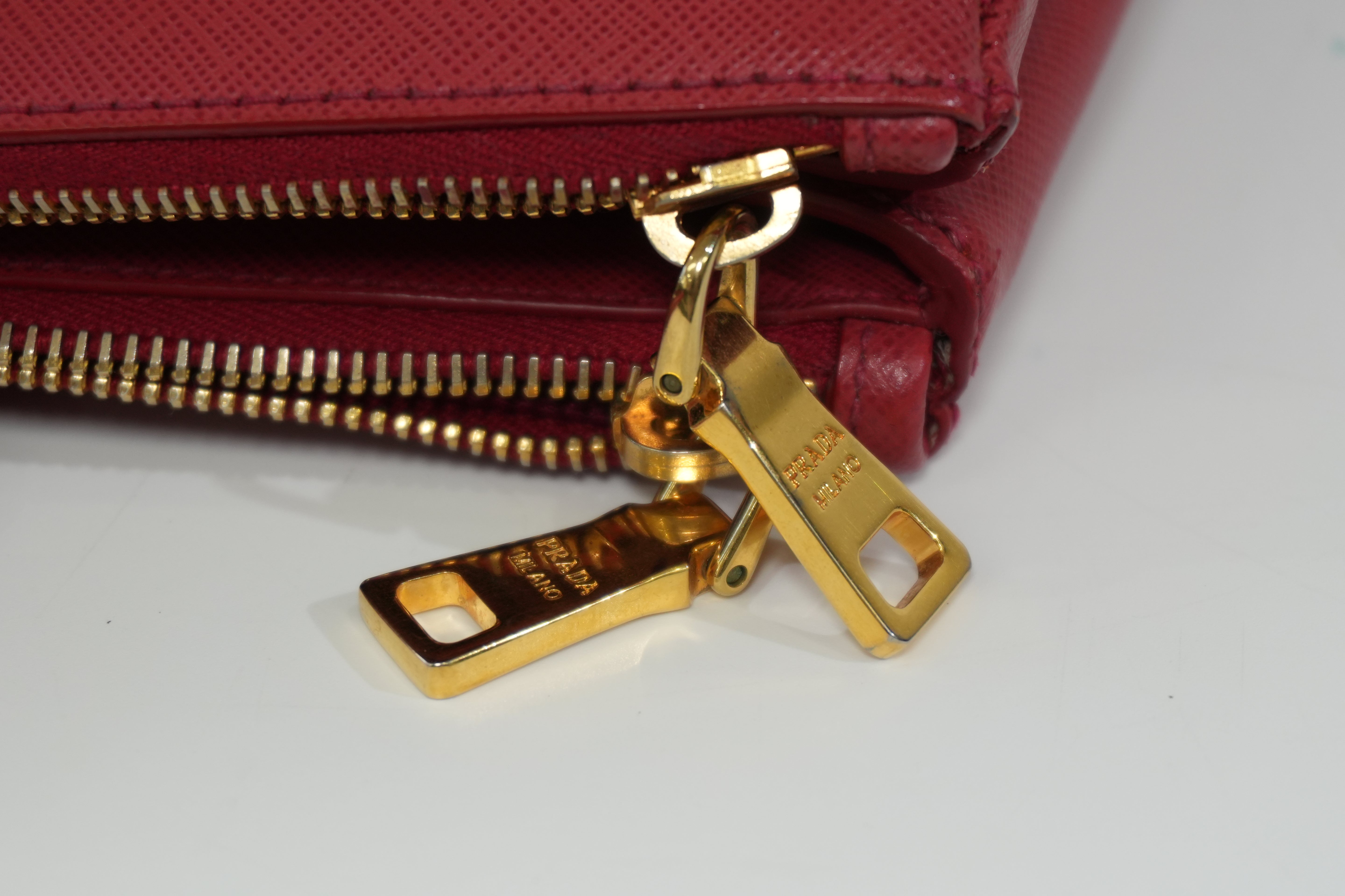 Pre-owned Prada Saffiano Handbag Red