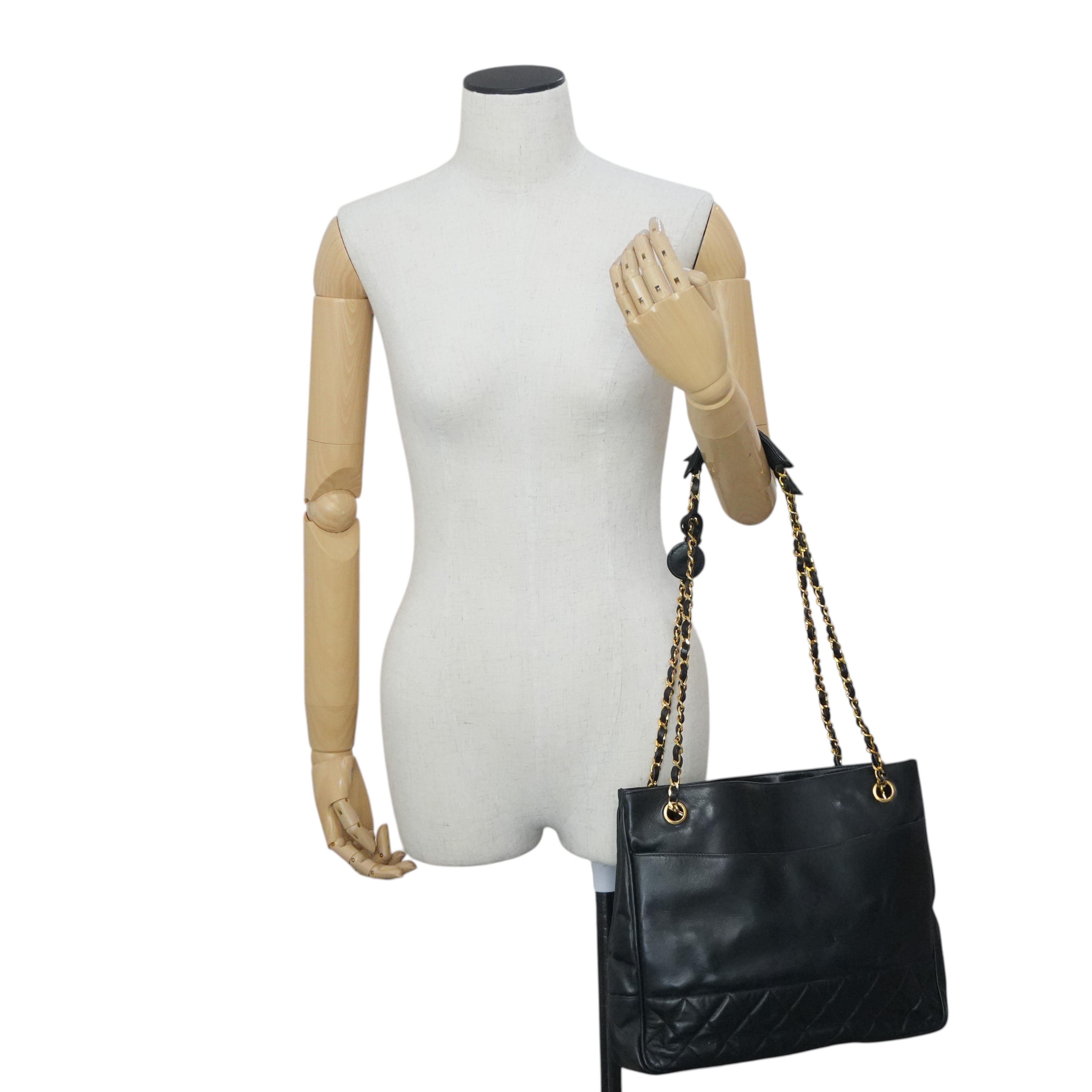 Pre-owned Chanel Chain Tote Bag Black