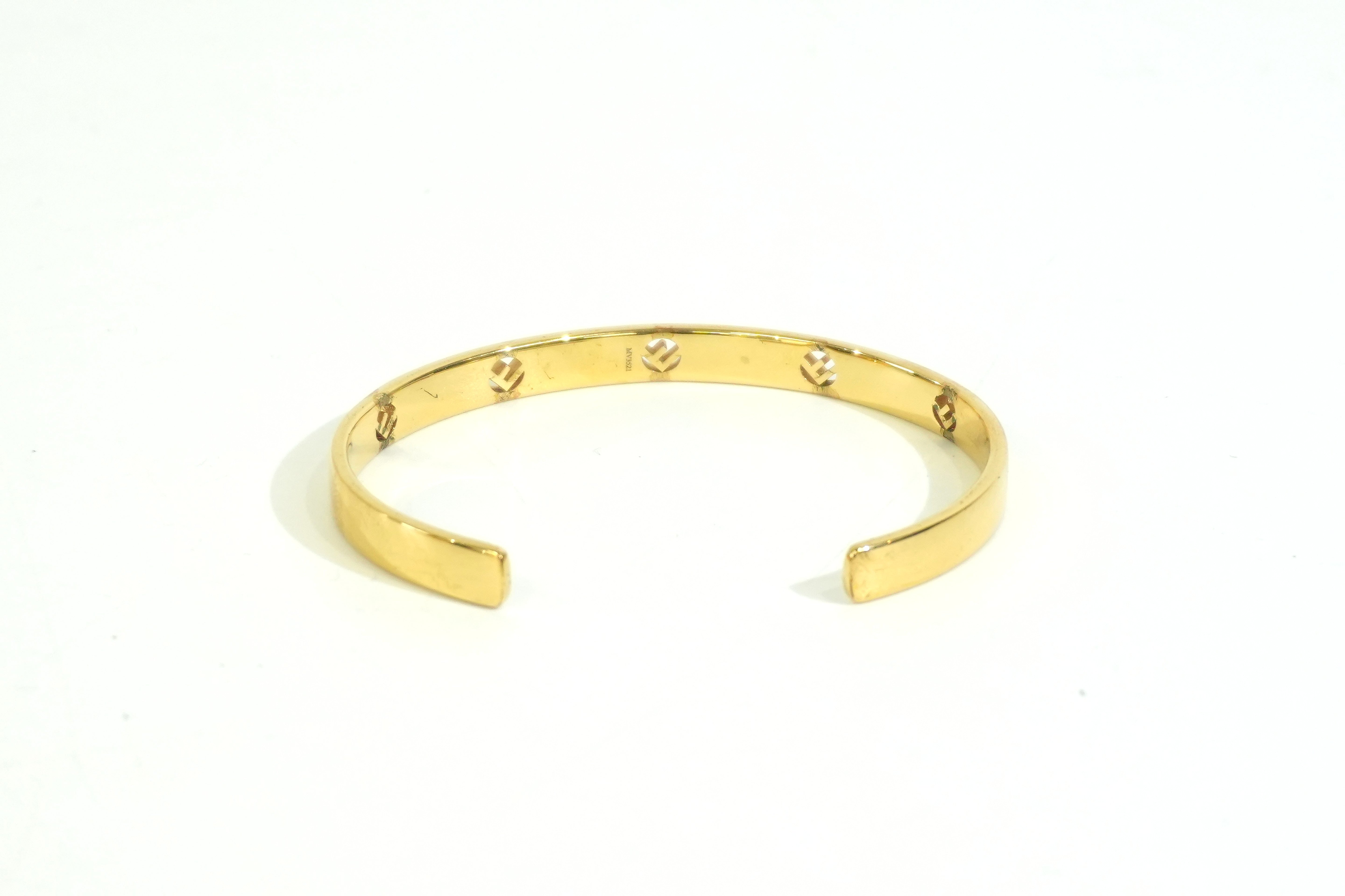 Pre-owned Fendi Bangle Gold tone