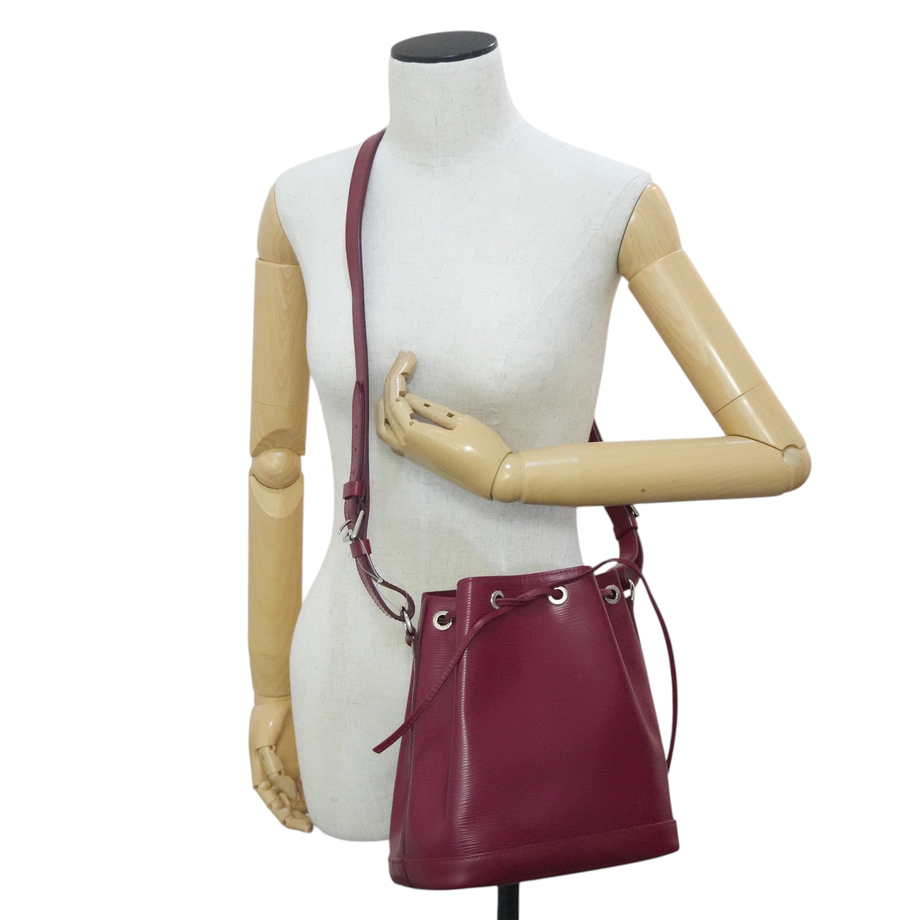 Pre-owned Louis Vuitton Noe BB Shoulder Bag Fuchsia Pink