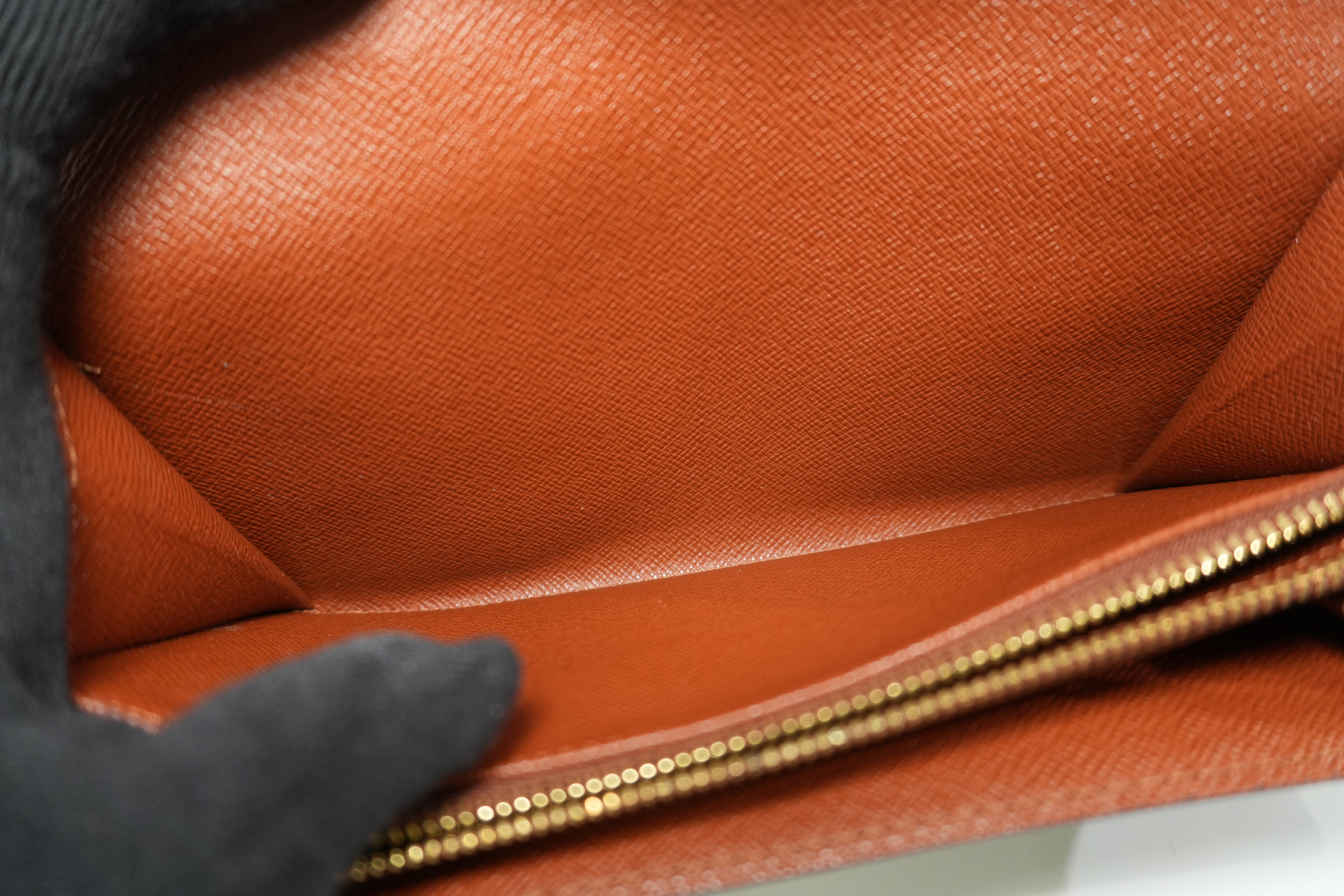 Pre-owned Louis Vuitton Monogram Sarah Wallet