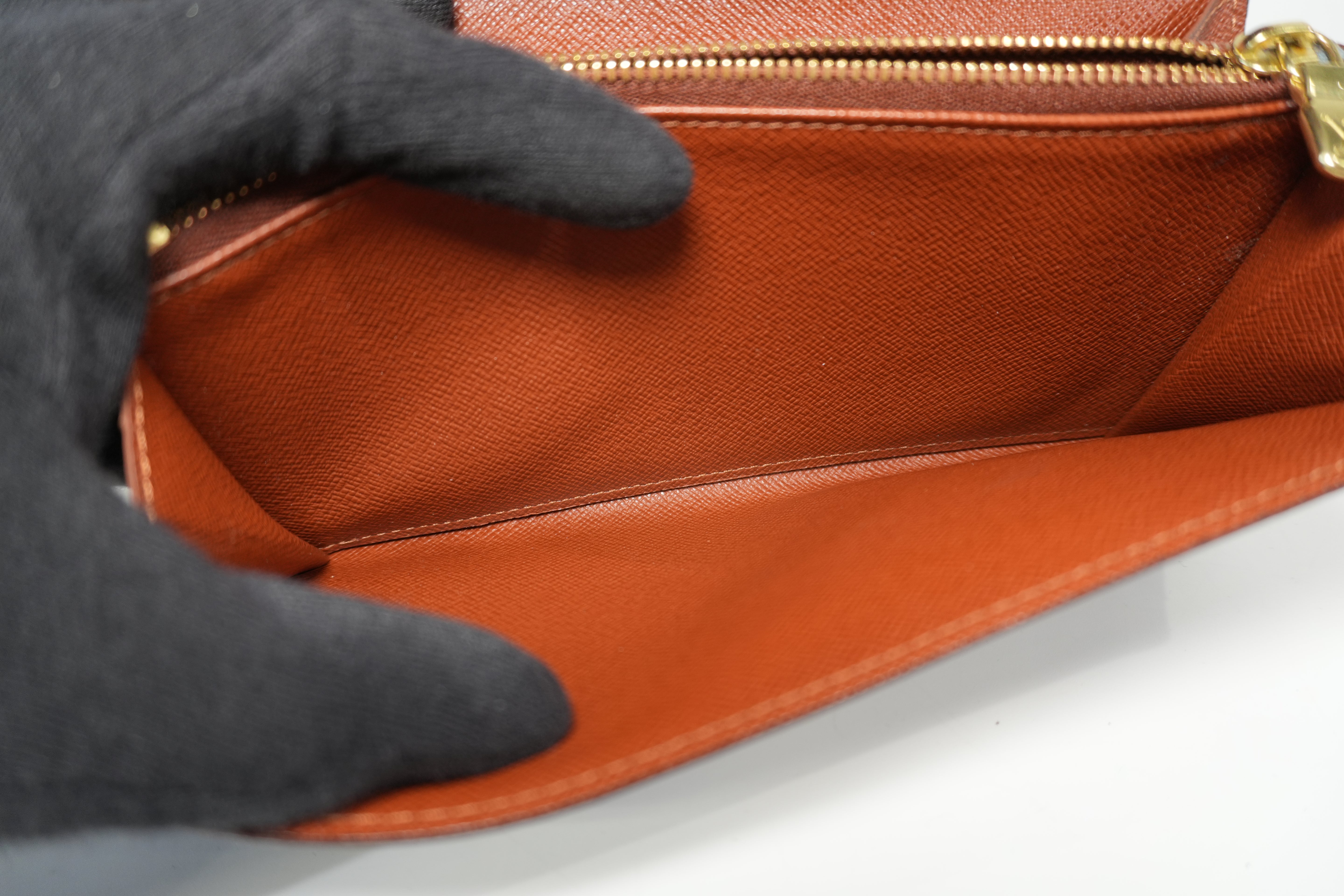 Pre-owned Louis Vuitton Monogram Sarah Wallet