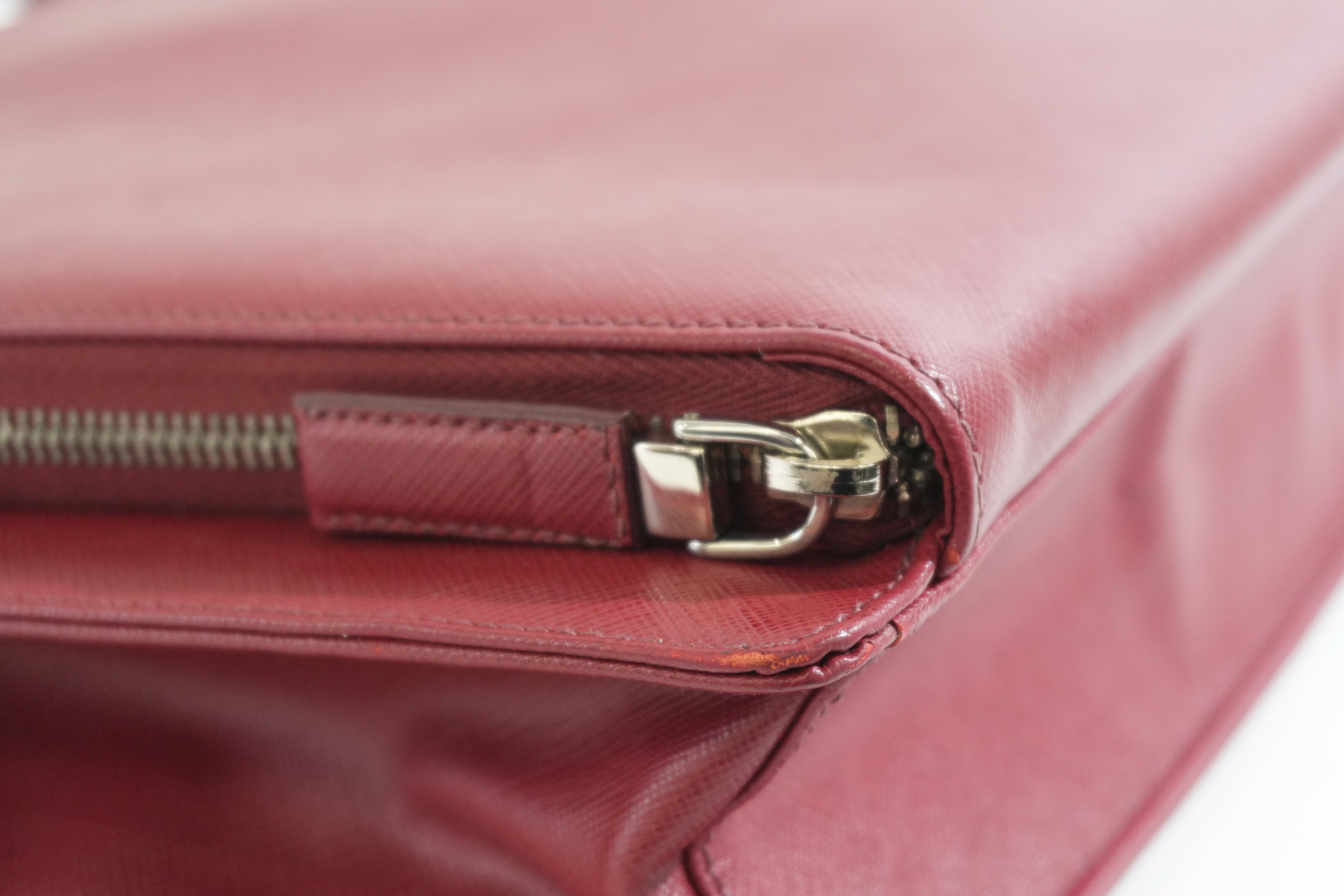 Pre-owned Prada Laptop Handbag Red