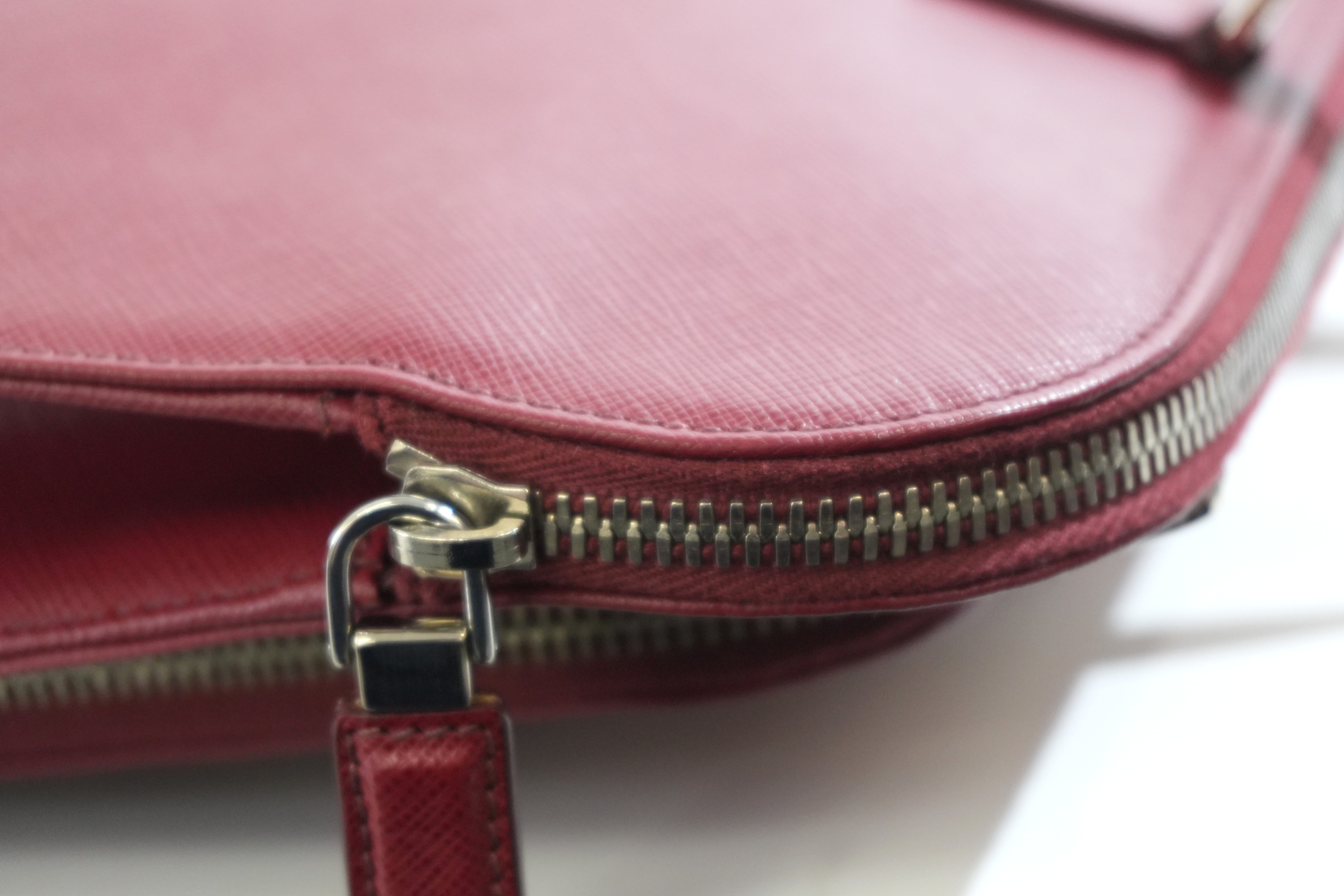 Pre-owned Prada Laptop Handbag Red