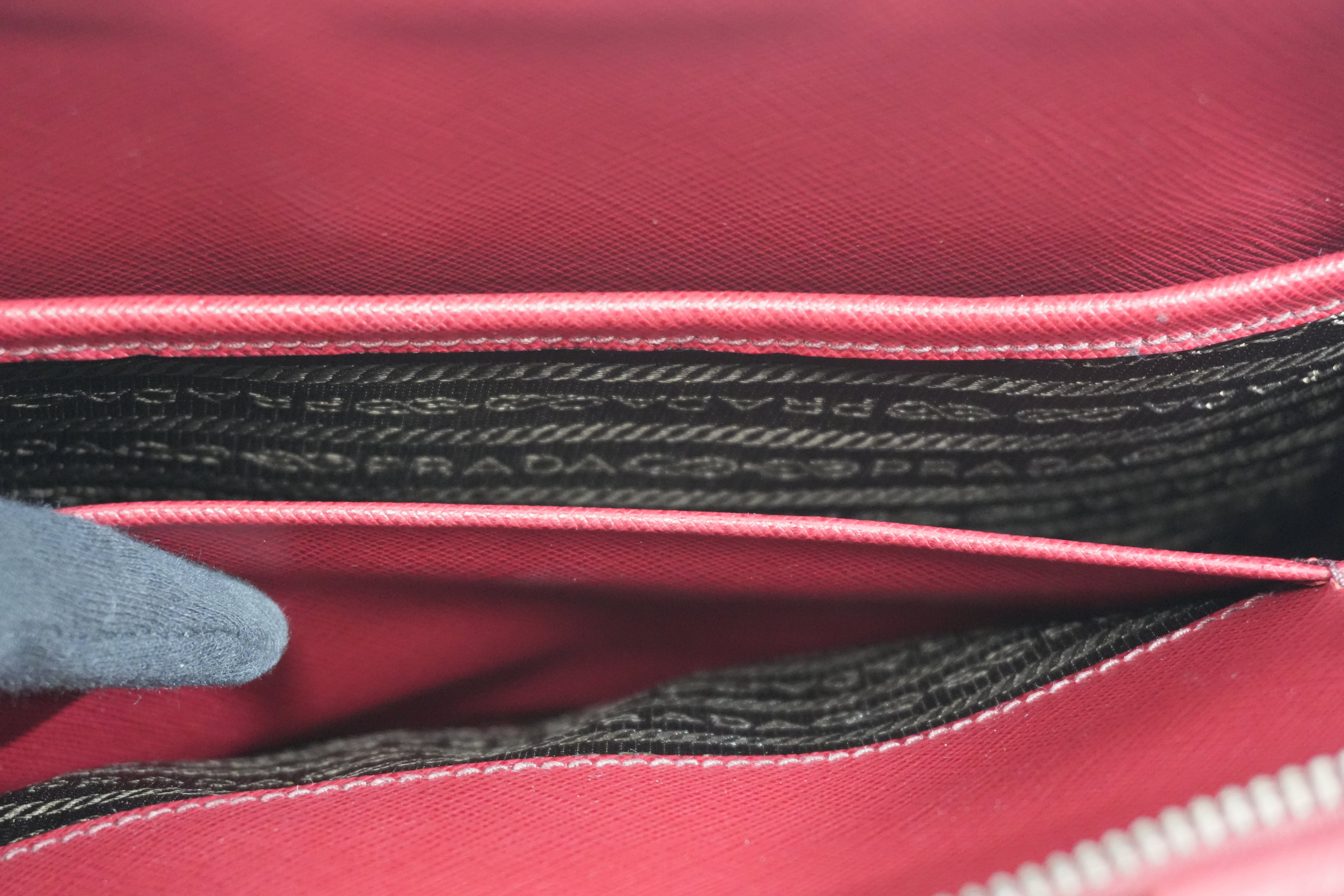 Pre-owned Prada Laptop Handbag Red