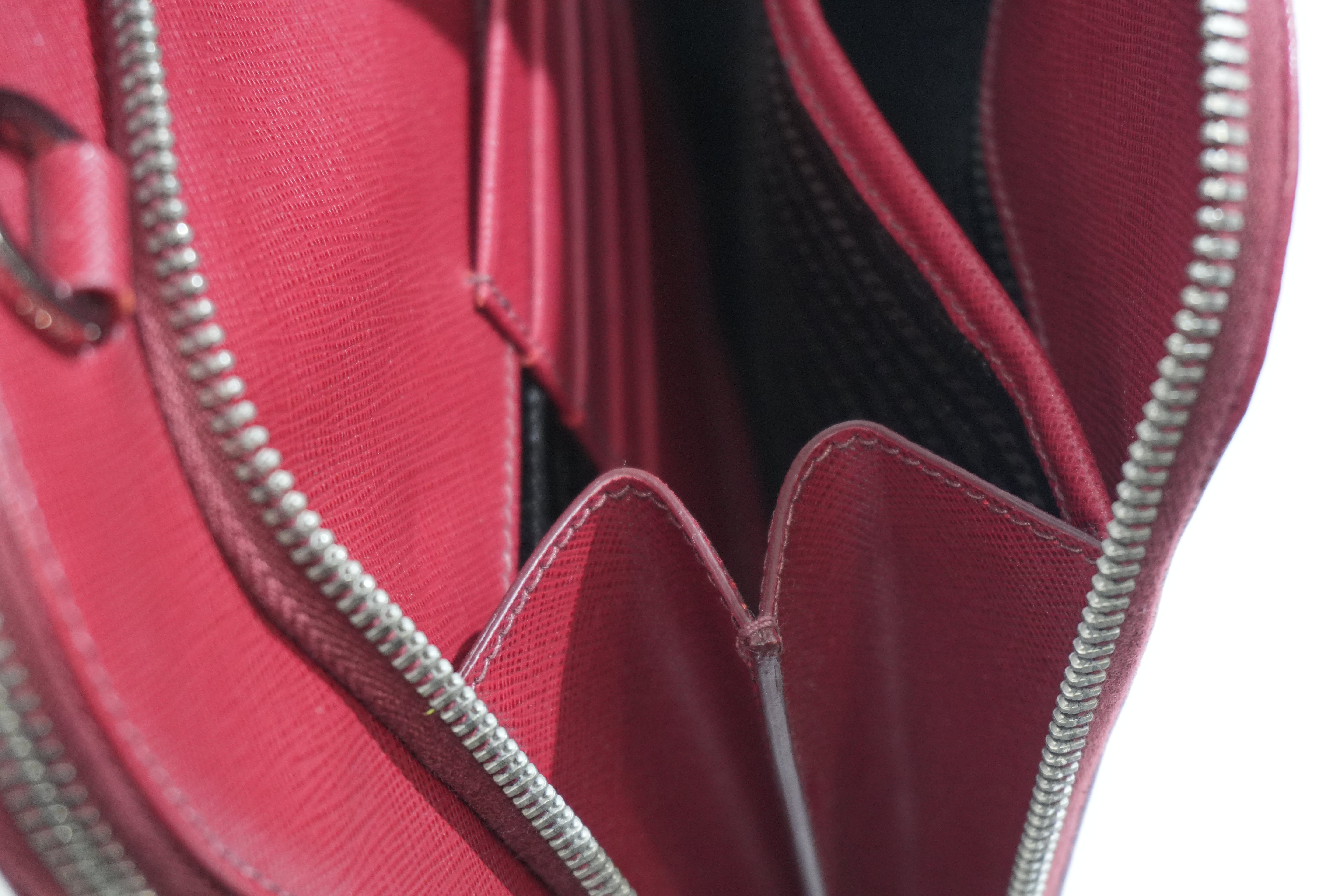 Pre-owned Prada Laptop Handbag Red