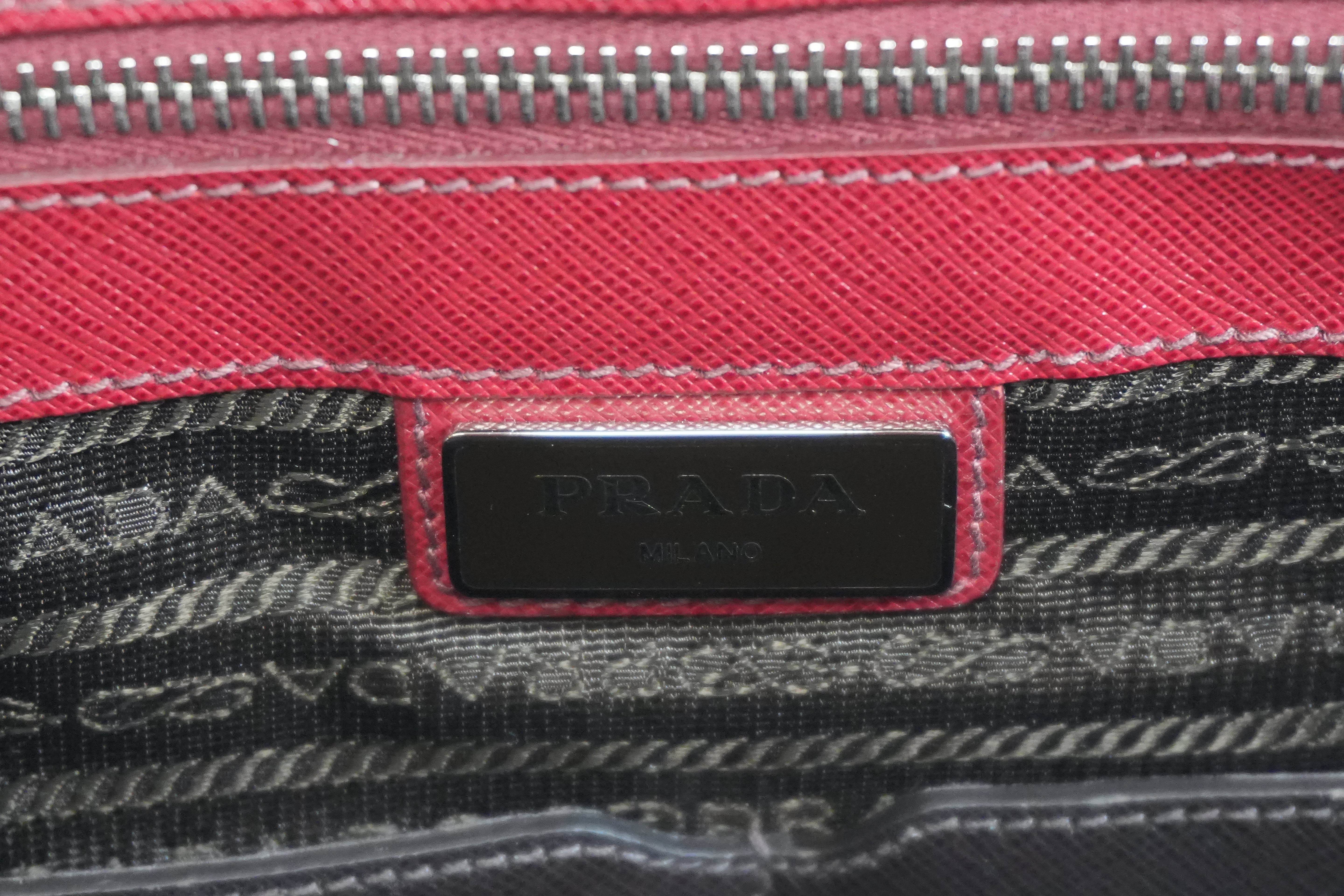 Pre-owned Prada Laptop Handbag Red