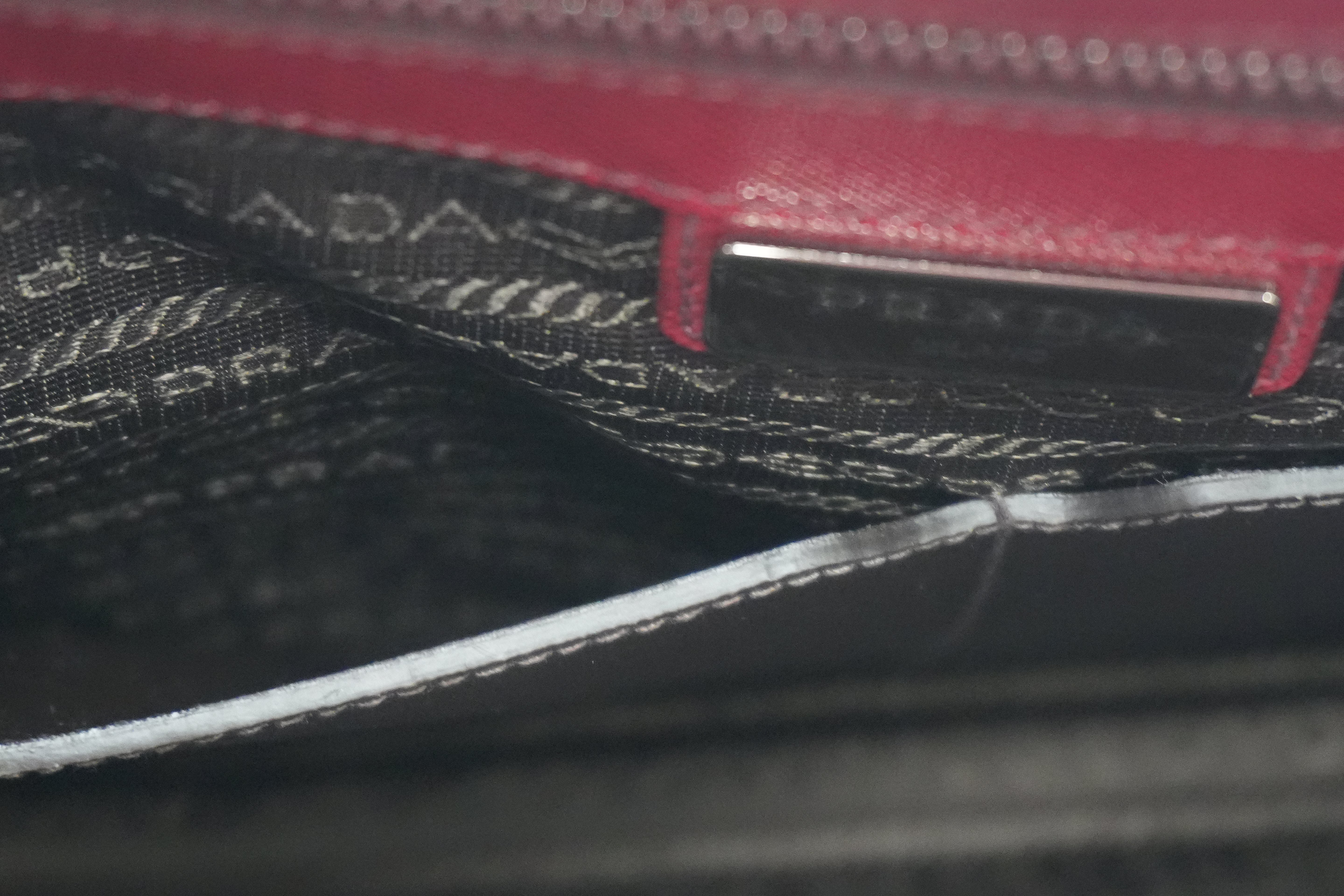 Pre-owned Prada Laptop Handbag Red
