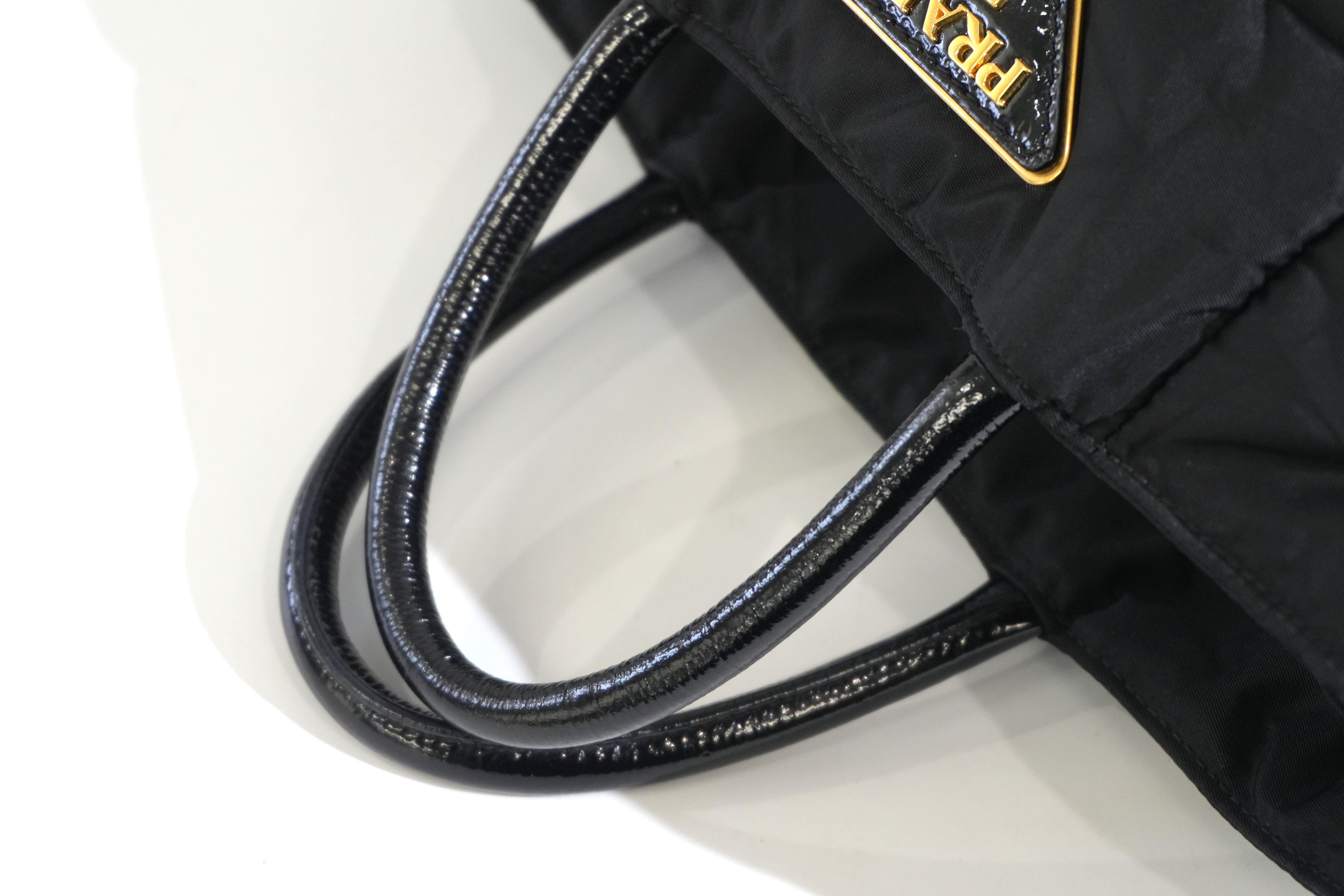 Pre-owned Prada Quilted Handbag Black