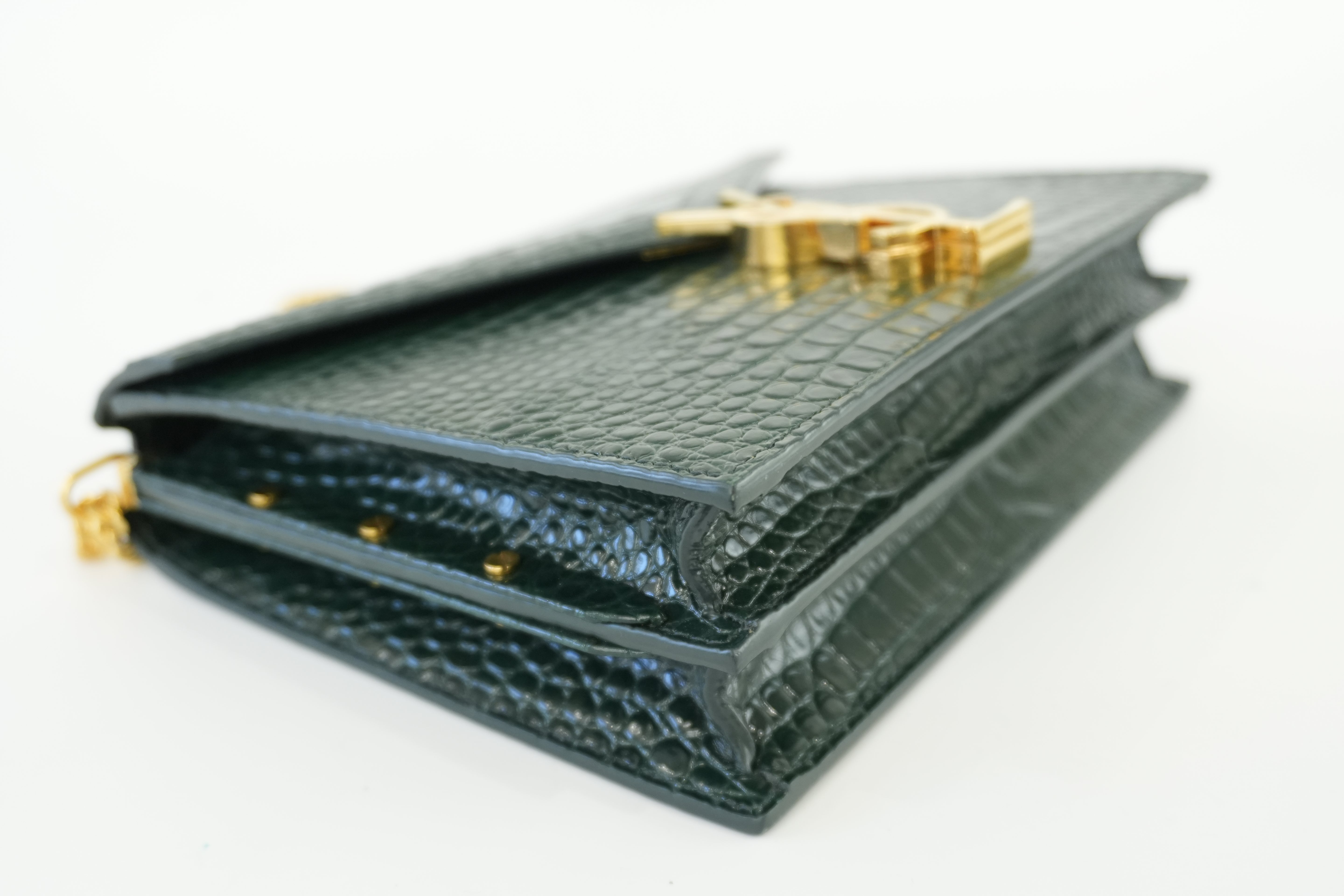 Saint Laurent Cassandra Medium in Croc-Embossed Leather with Chain Strap Used