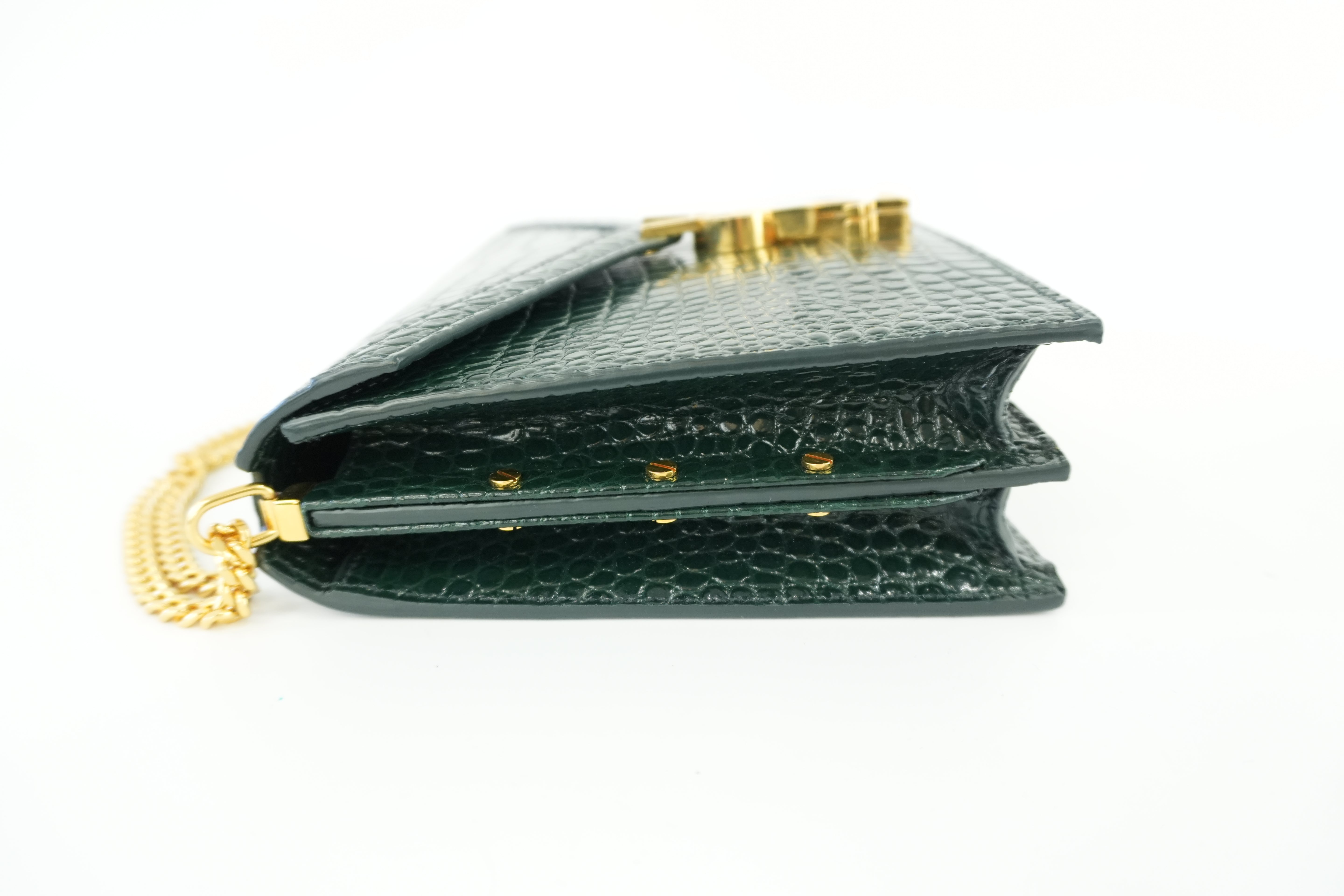 Saint Laurent Cassandra Medium in Croc-Embossed Leather with Chain Strap Used