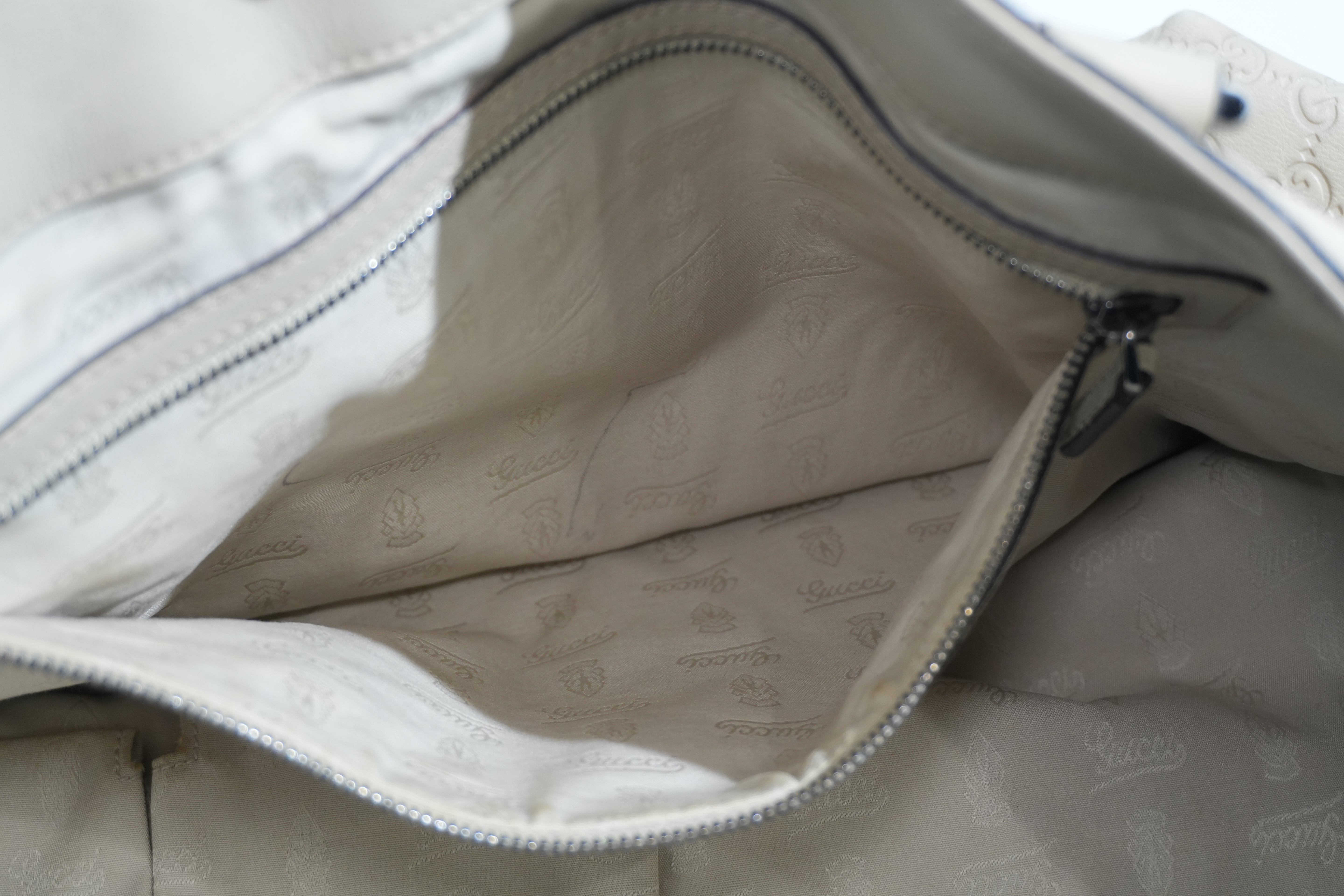 Pre-owned Gucci Guccisima Icon Bit Tote Bag Ivory