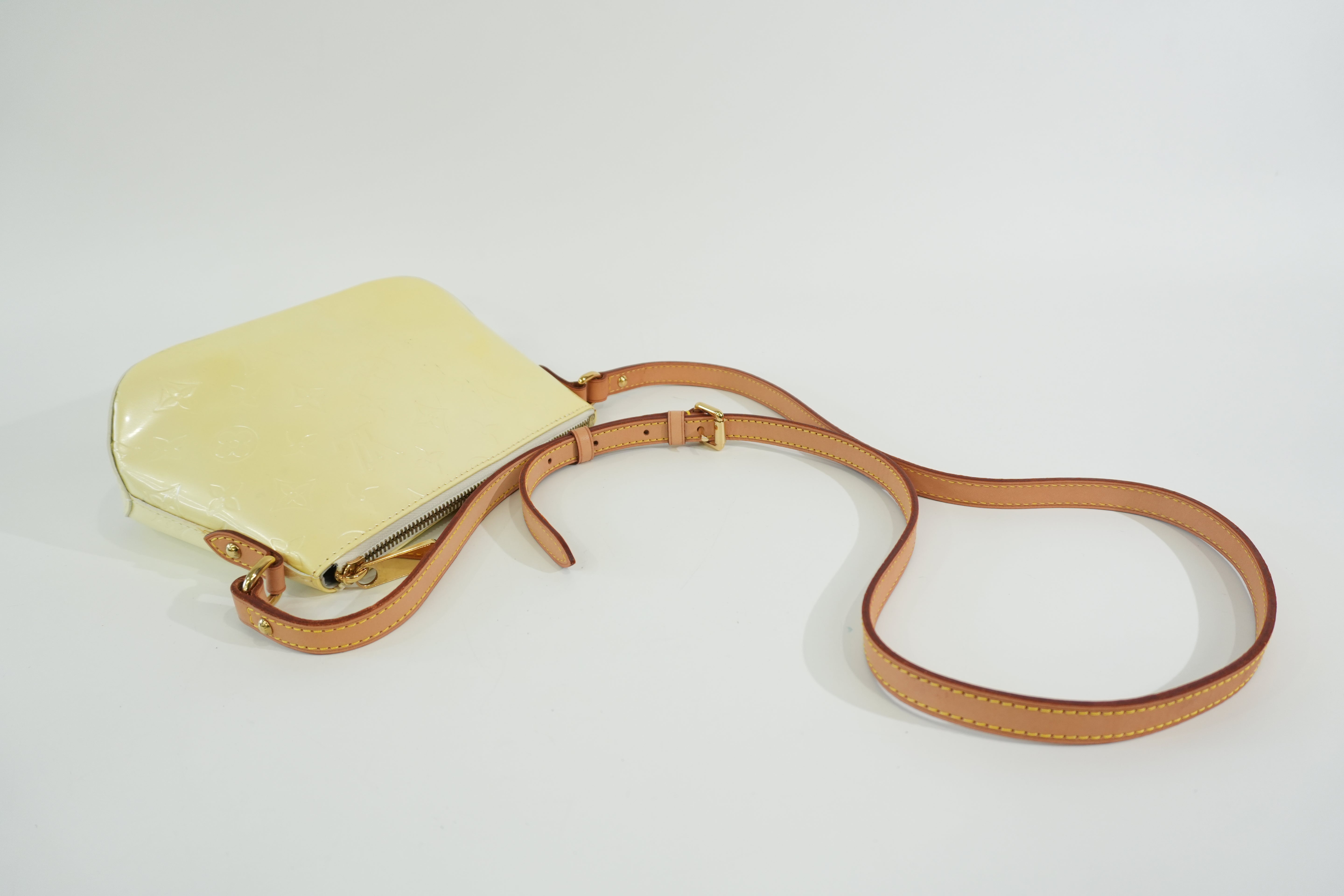 Pre-owned Louis Vuitton Vernis Minna Street Crossbody Bag Yellow
