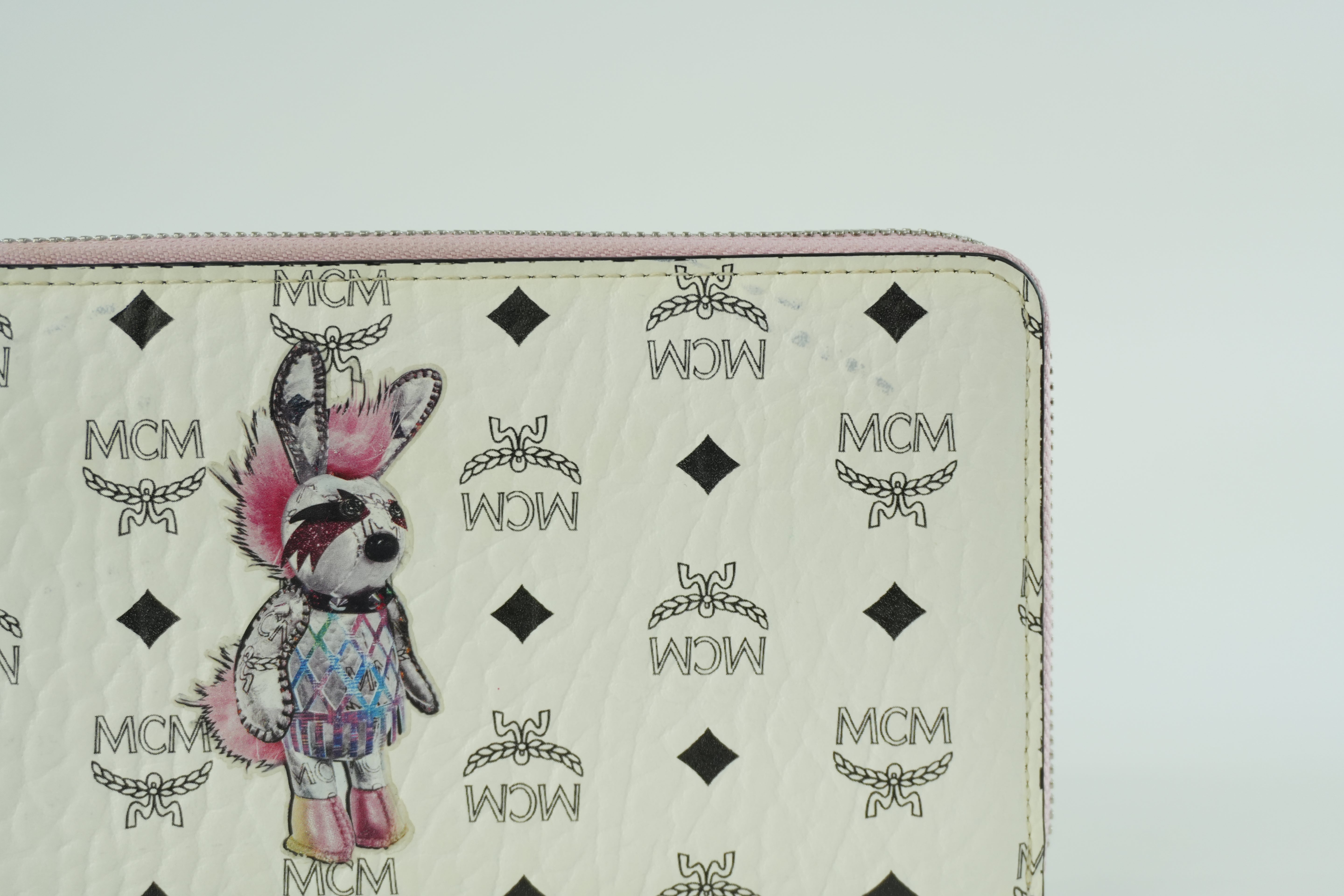 Pre-owned MCM Zippy Long Wallet White