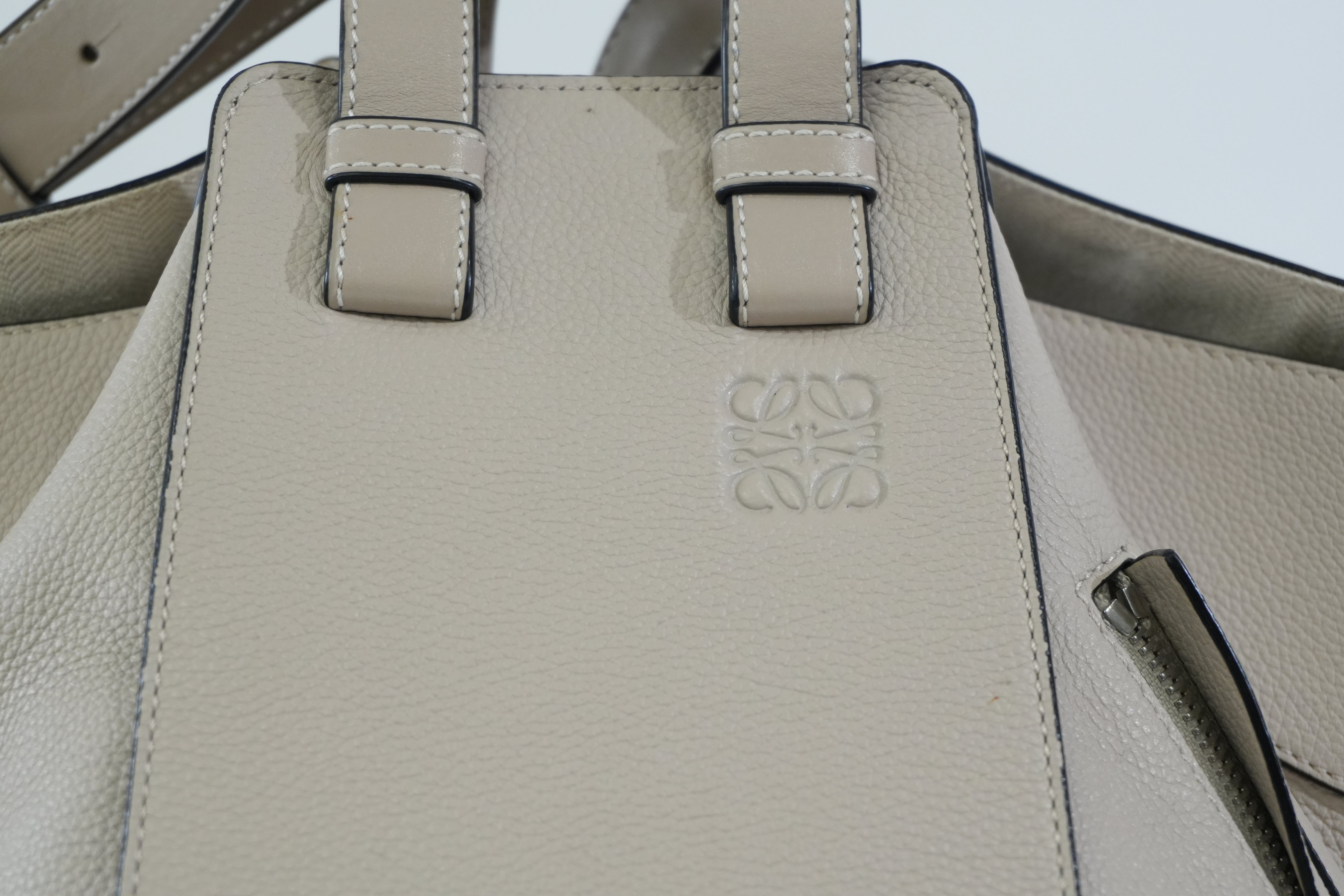 Pre-owned Loewe Hammock Shoulder Bag Ivory